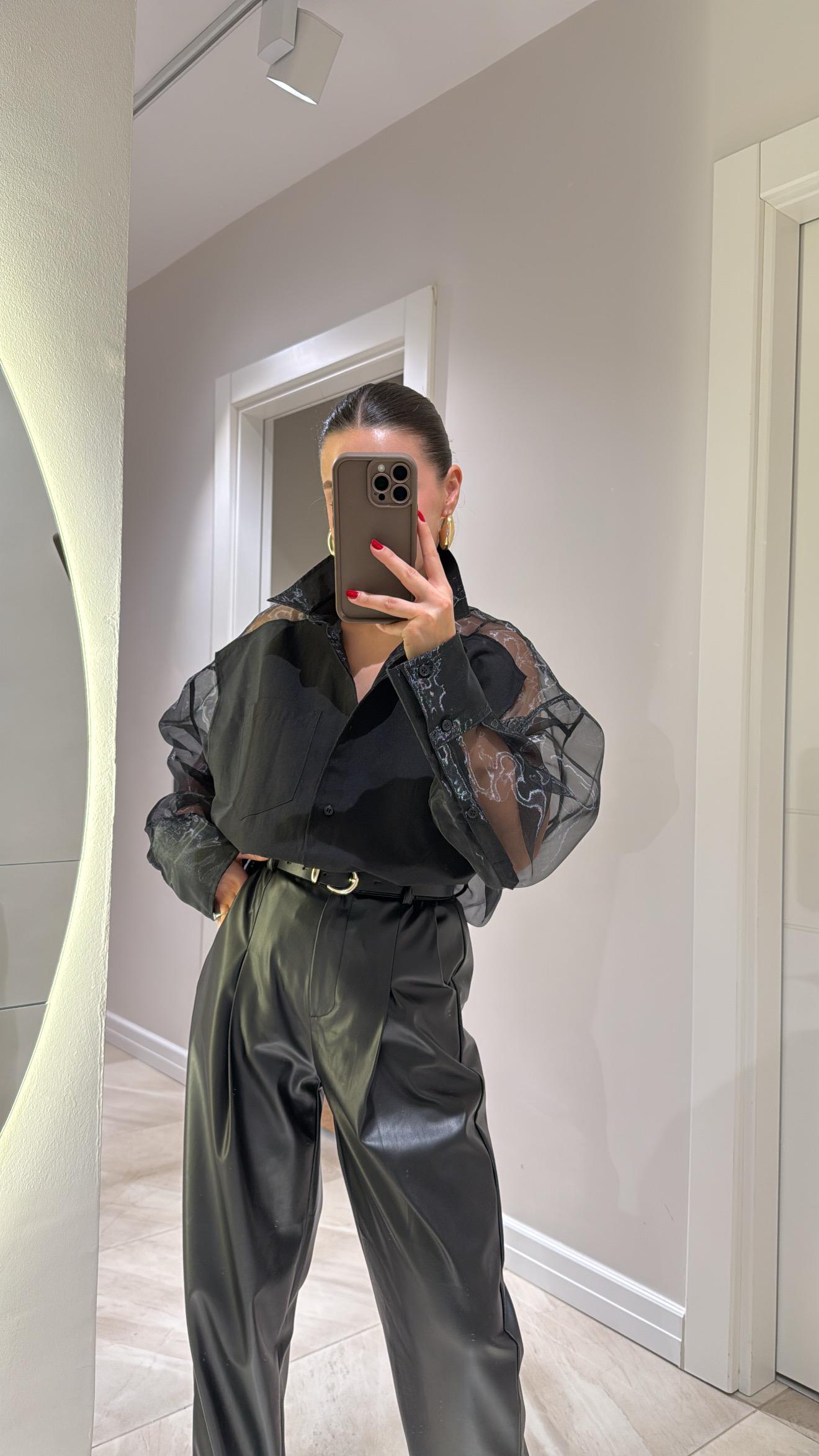 Siyah Arka Tül Detaylı Oversize Gömlek 