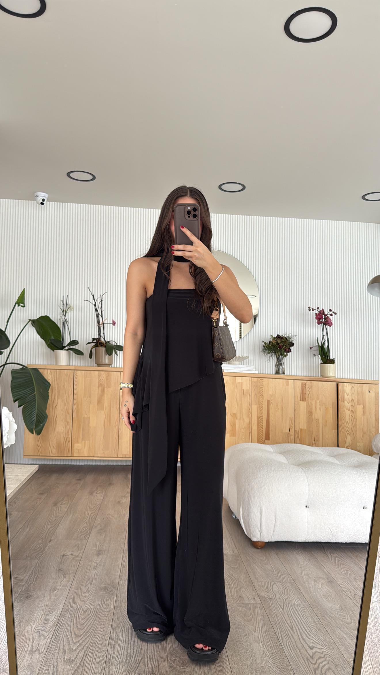 Siyah Asimetrik Kesim Fularlı Bluz Takım