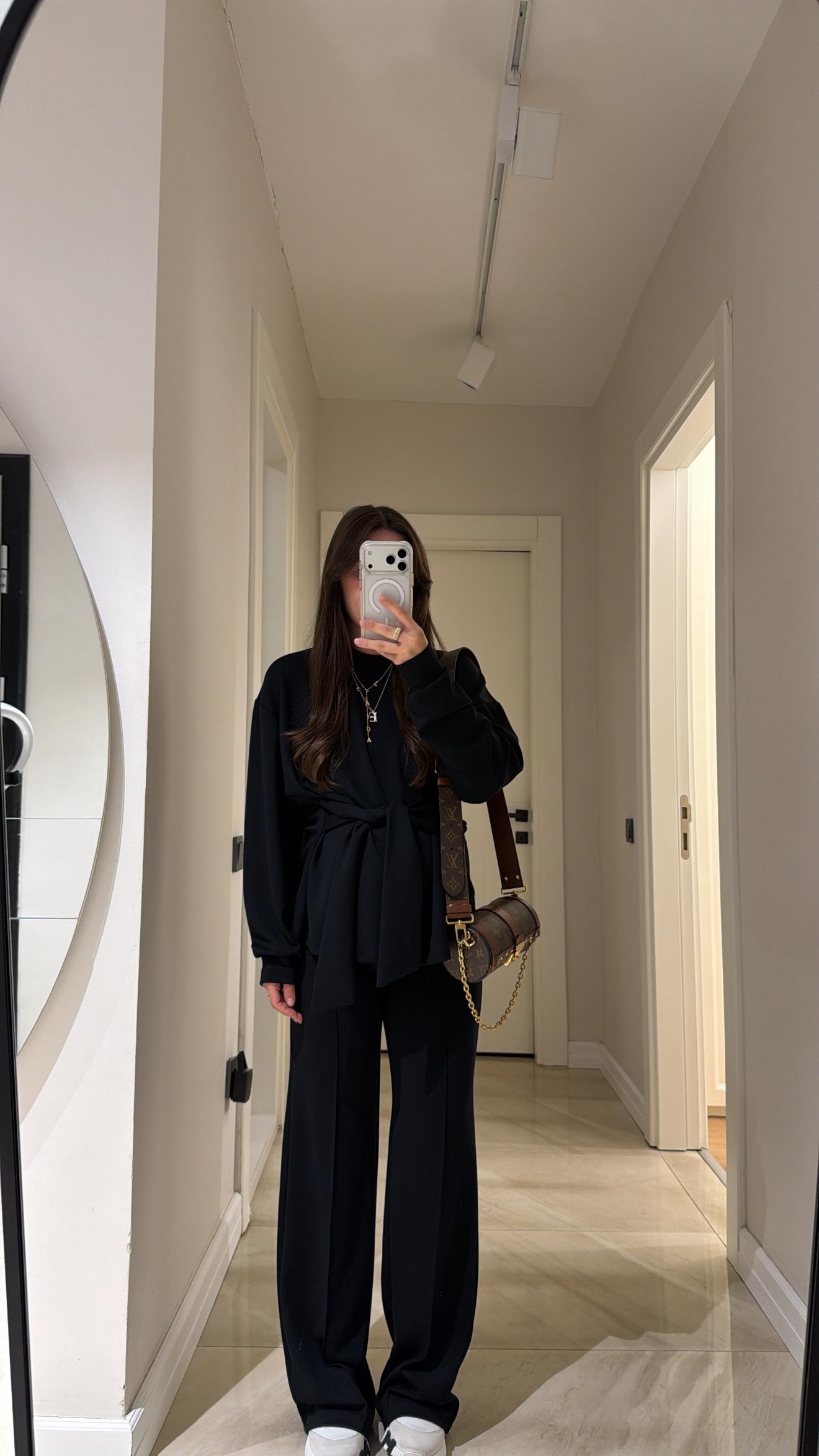 Siyah Bağlama Detaylı Sweat Pantolon Takım 