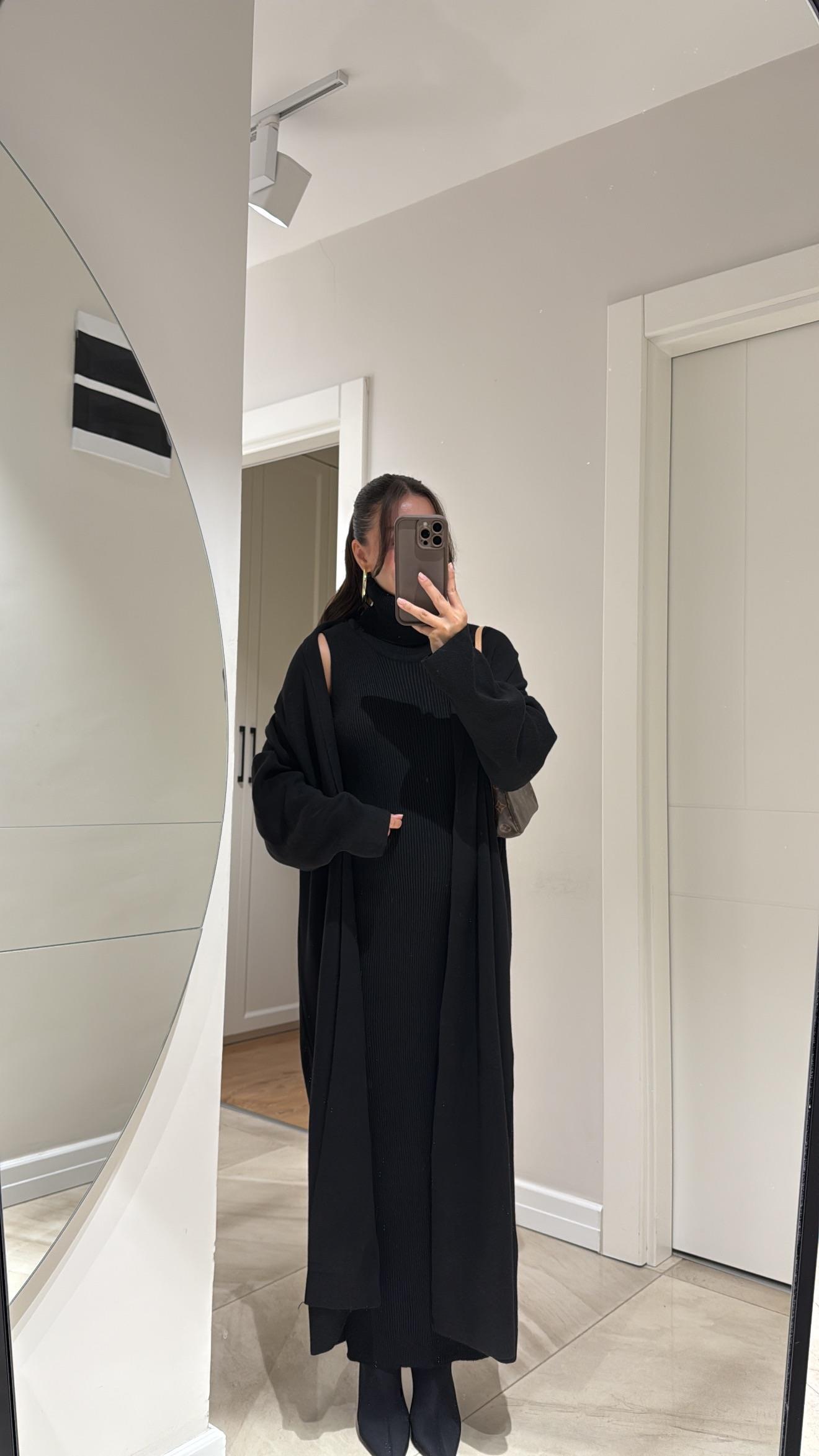 Siyah Balıkçı Yaka Elbiseli Hırka Takım 