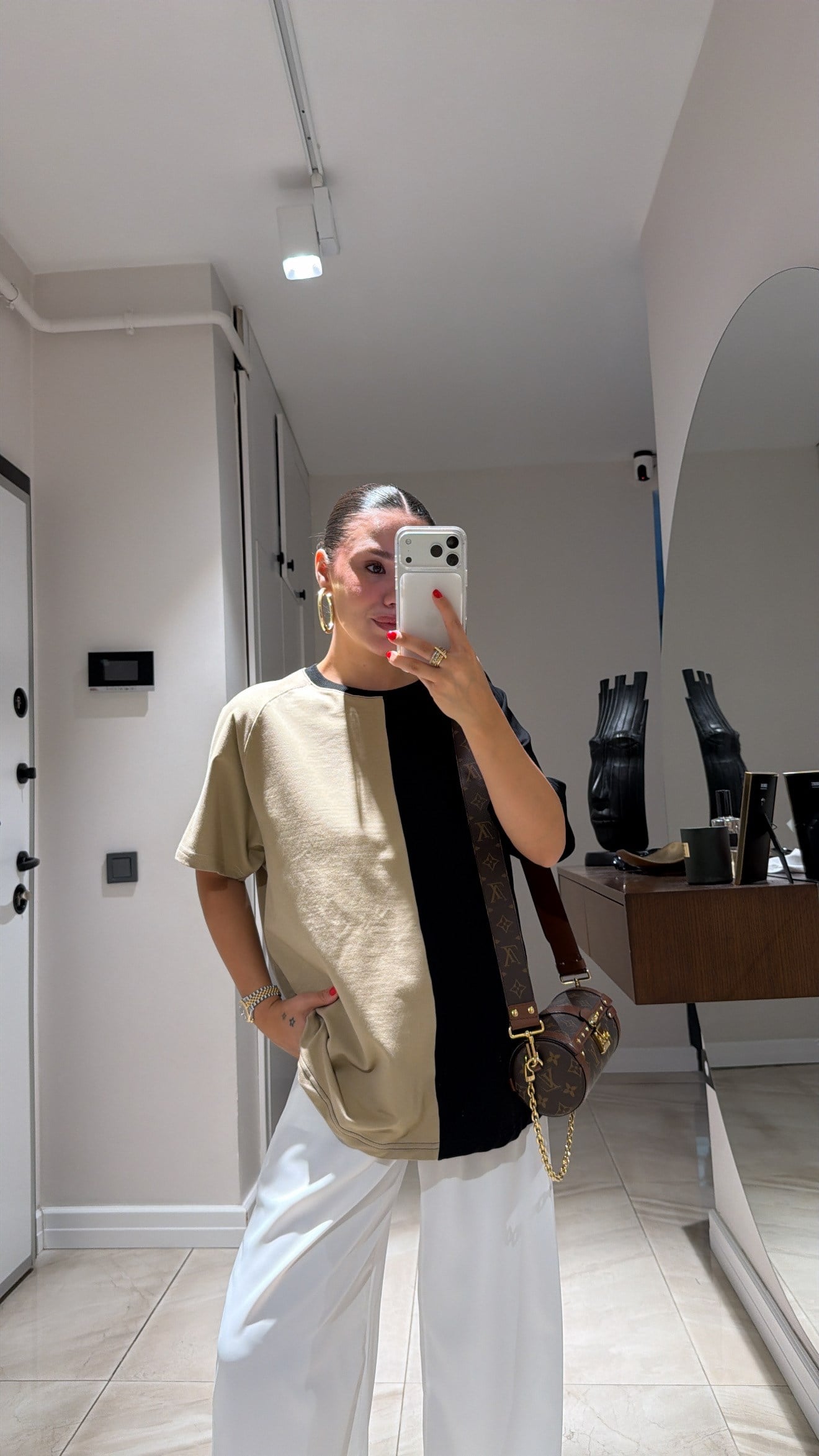 Siyah Bej Gold Halka Detaylı Tshirt