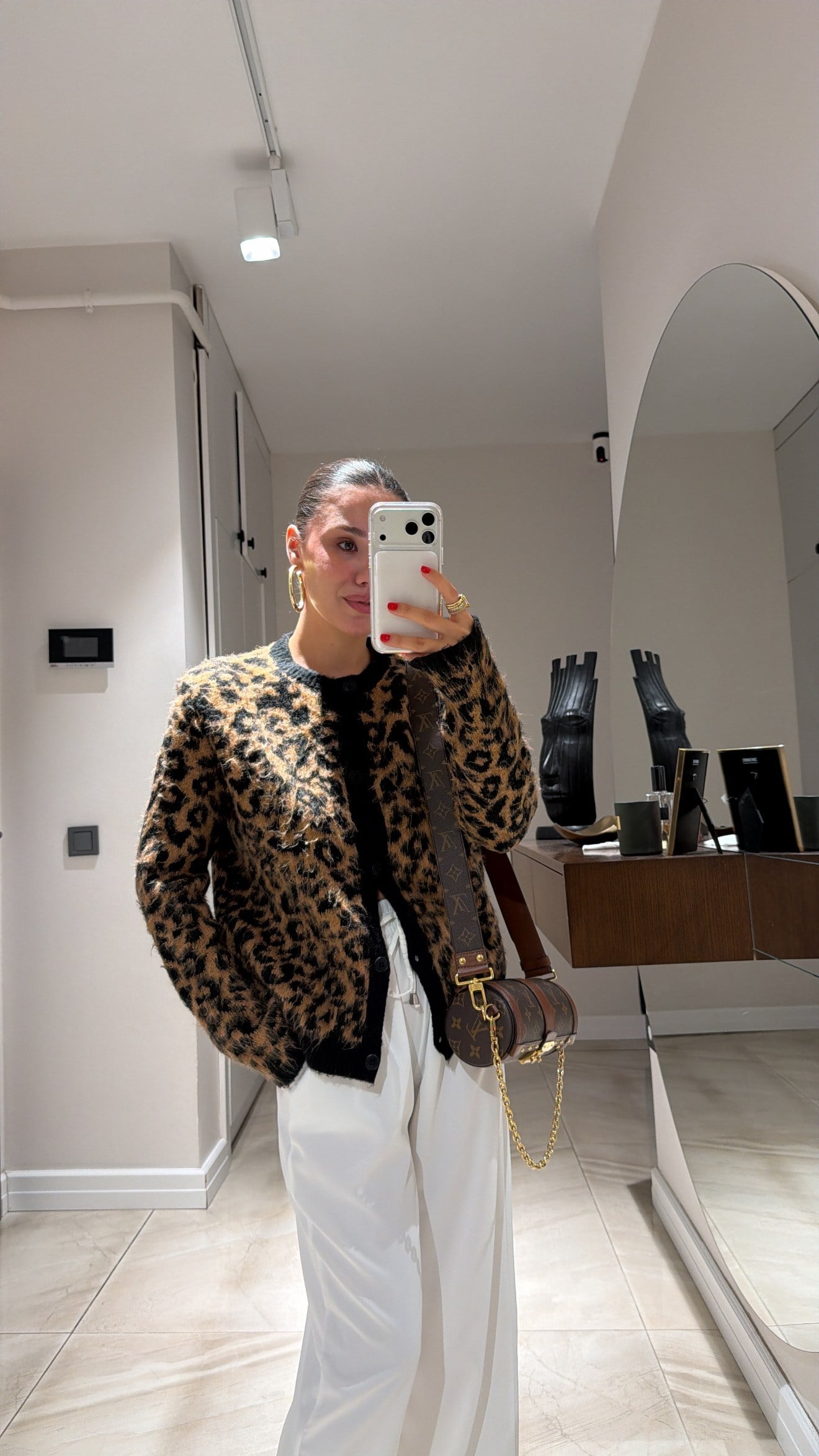 Siyah Bej Leopar Desenli Sakallı Hırka