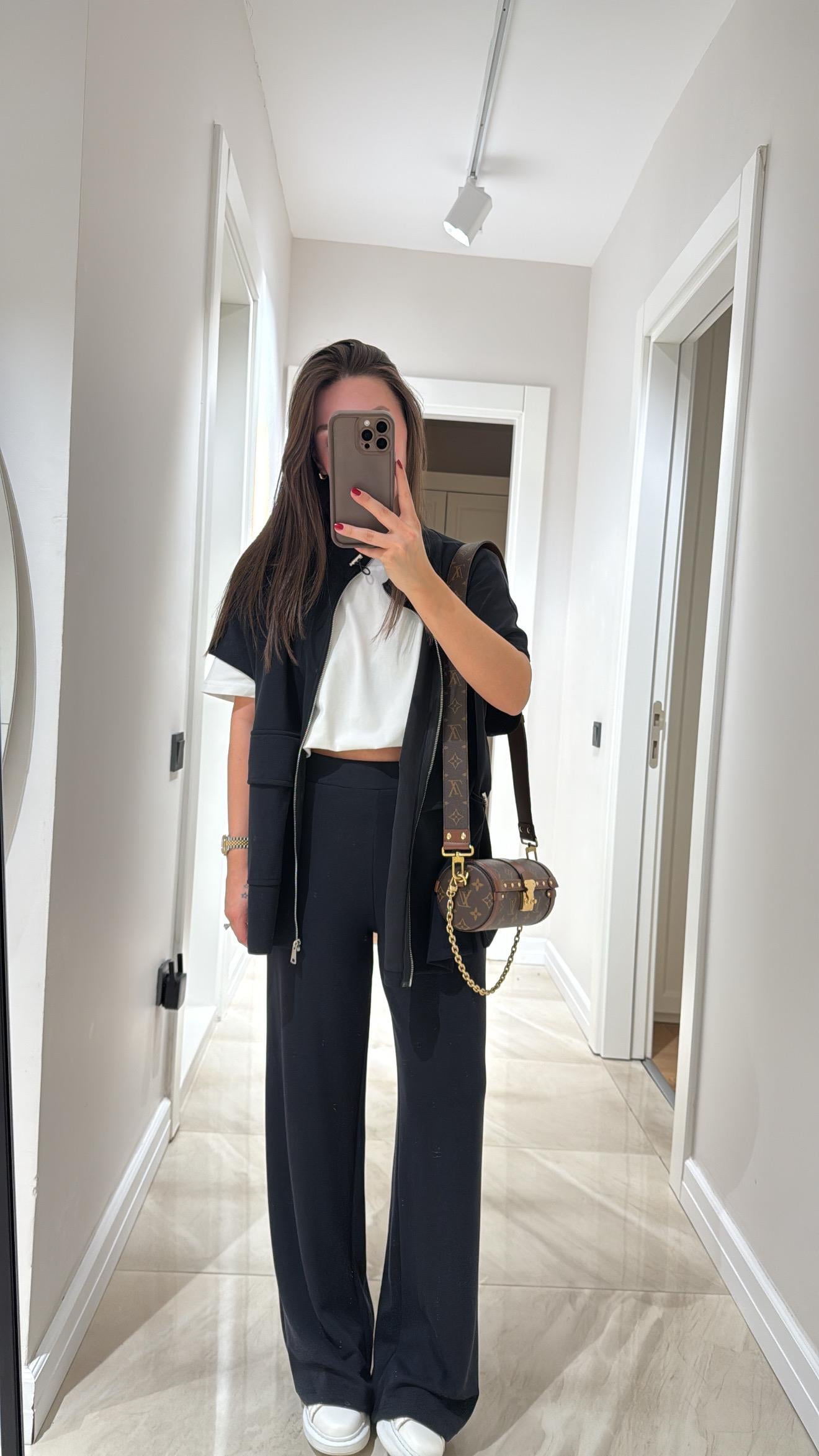 Siyah Bel Lastik Detaylı Yelekli Modal Takım