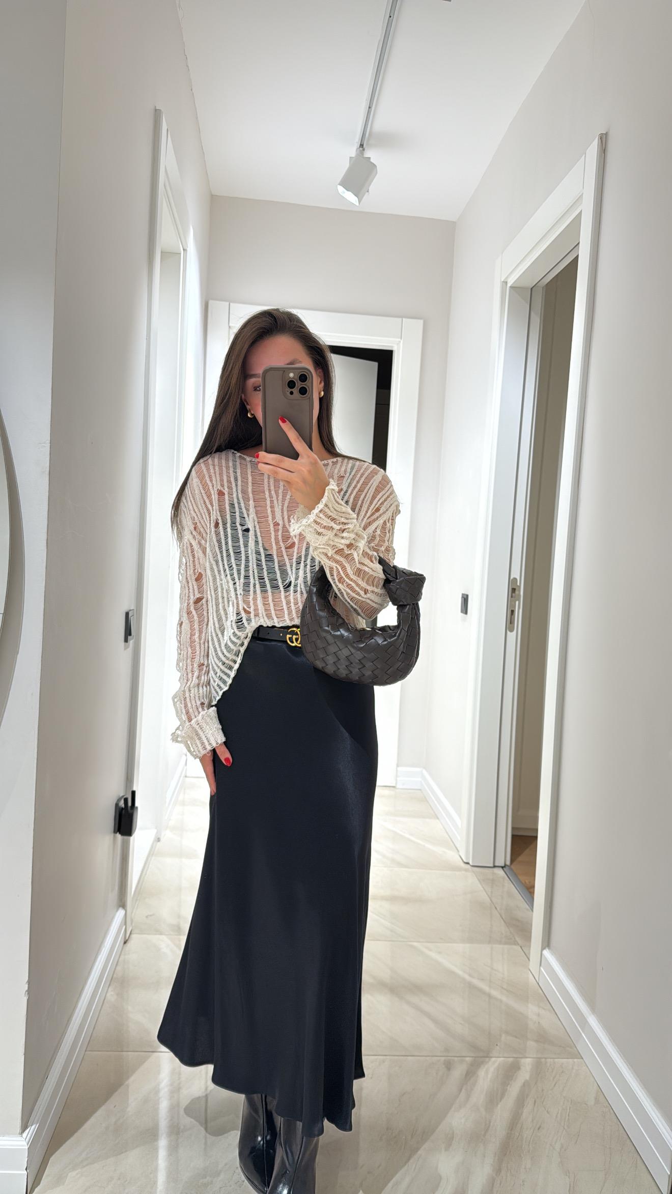 Siyah Bel Lastikli Midi Boy Saten Etek