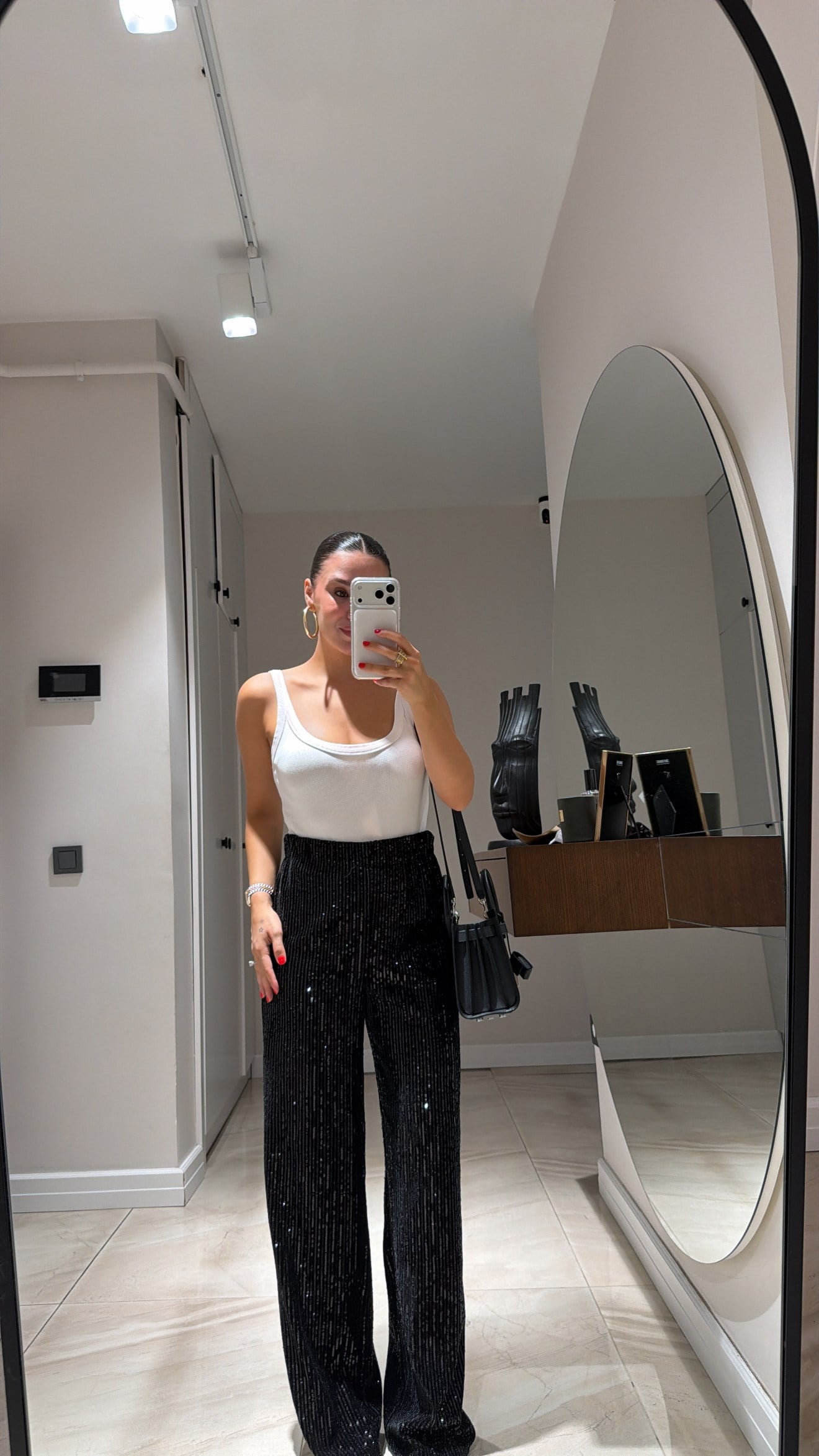Siyah Beli Lastikli Pullu Kadife Pantolon