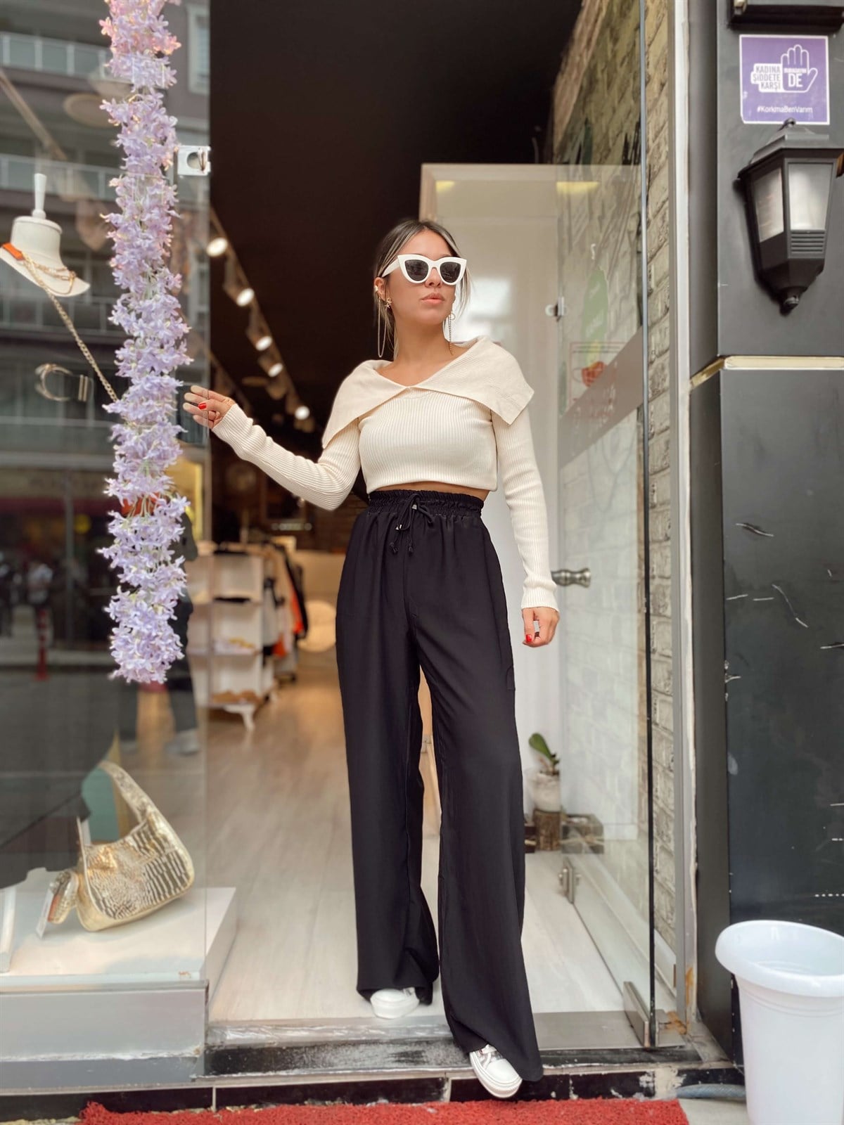 Siyah Beli Lastikli Saten Bol Pantolon