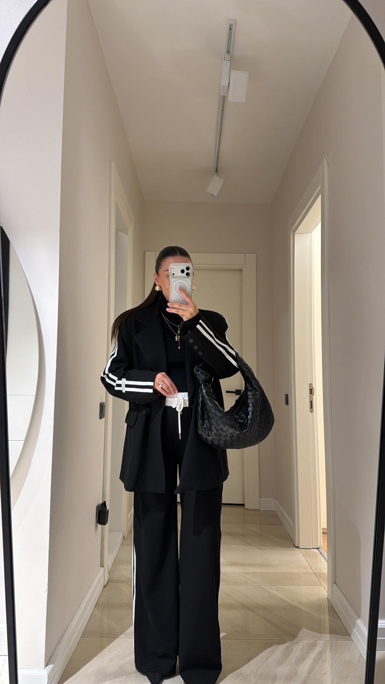 Siyah Beyaz Bel Lastikli Şerit Detaylı Pantolon