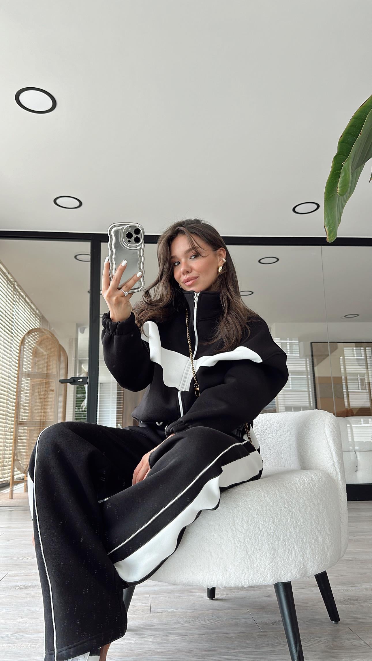 Siyah Beyaz Şeritli Şardonlu Takım