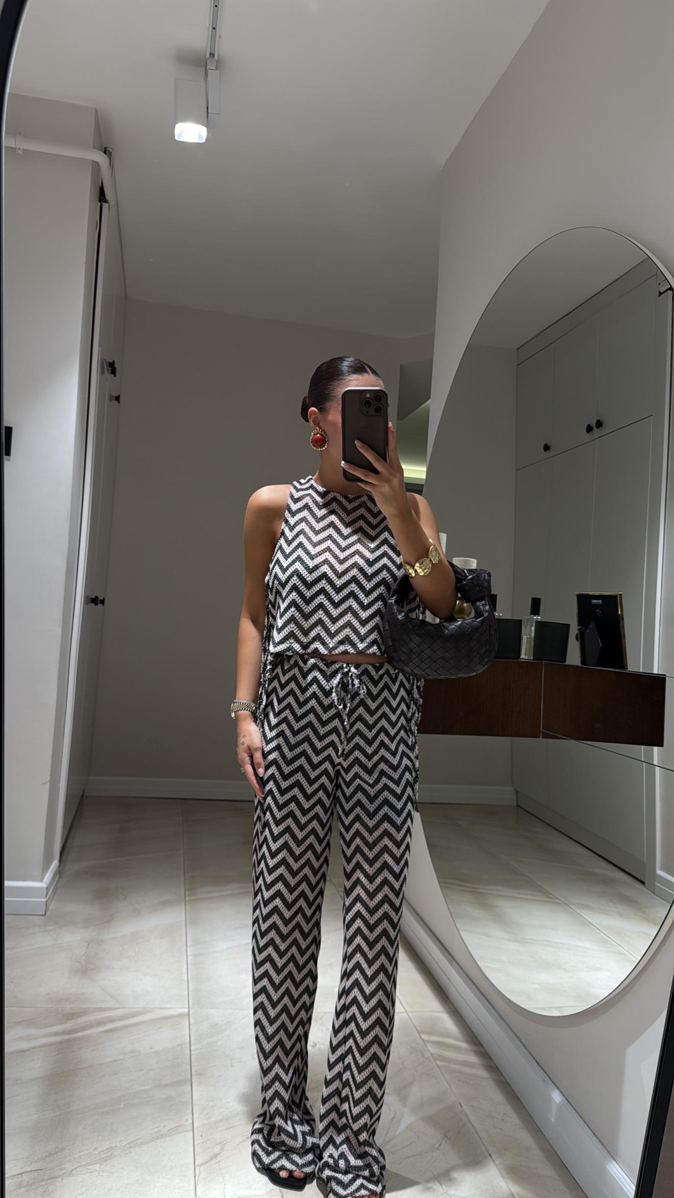 Siyah Beyaz Zikzak Desen Örme Takım