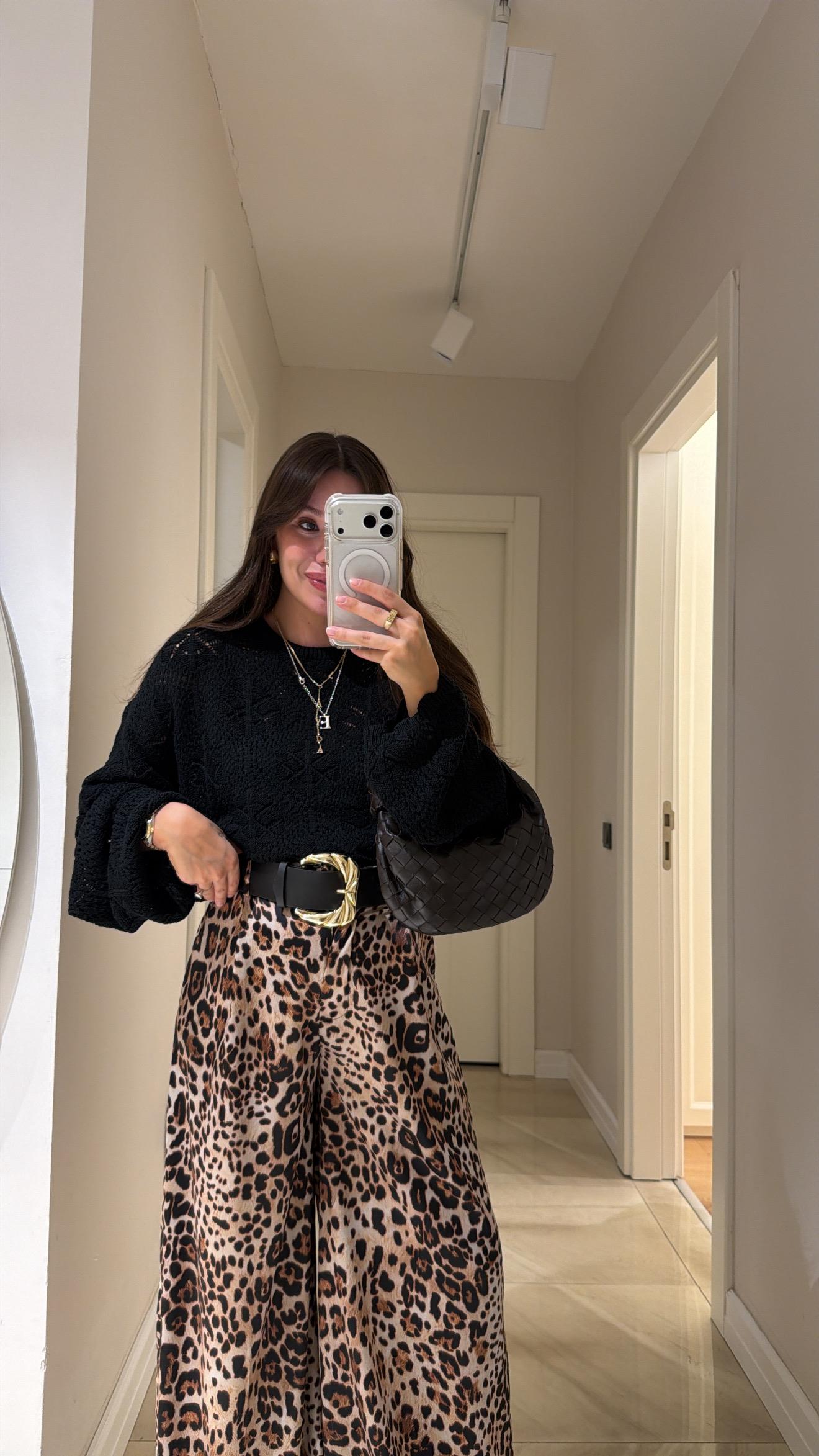 Siyah Bisiklet Yaka Ajurlu Marka Model Kazak