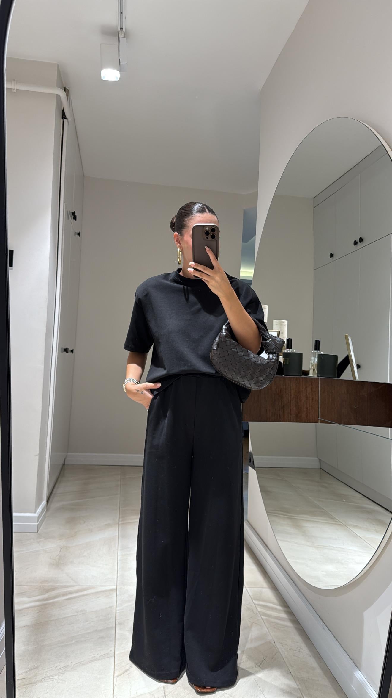 Siyah Bisiklet Yaka Vatkalı Marka Model Pantolon Takım 