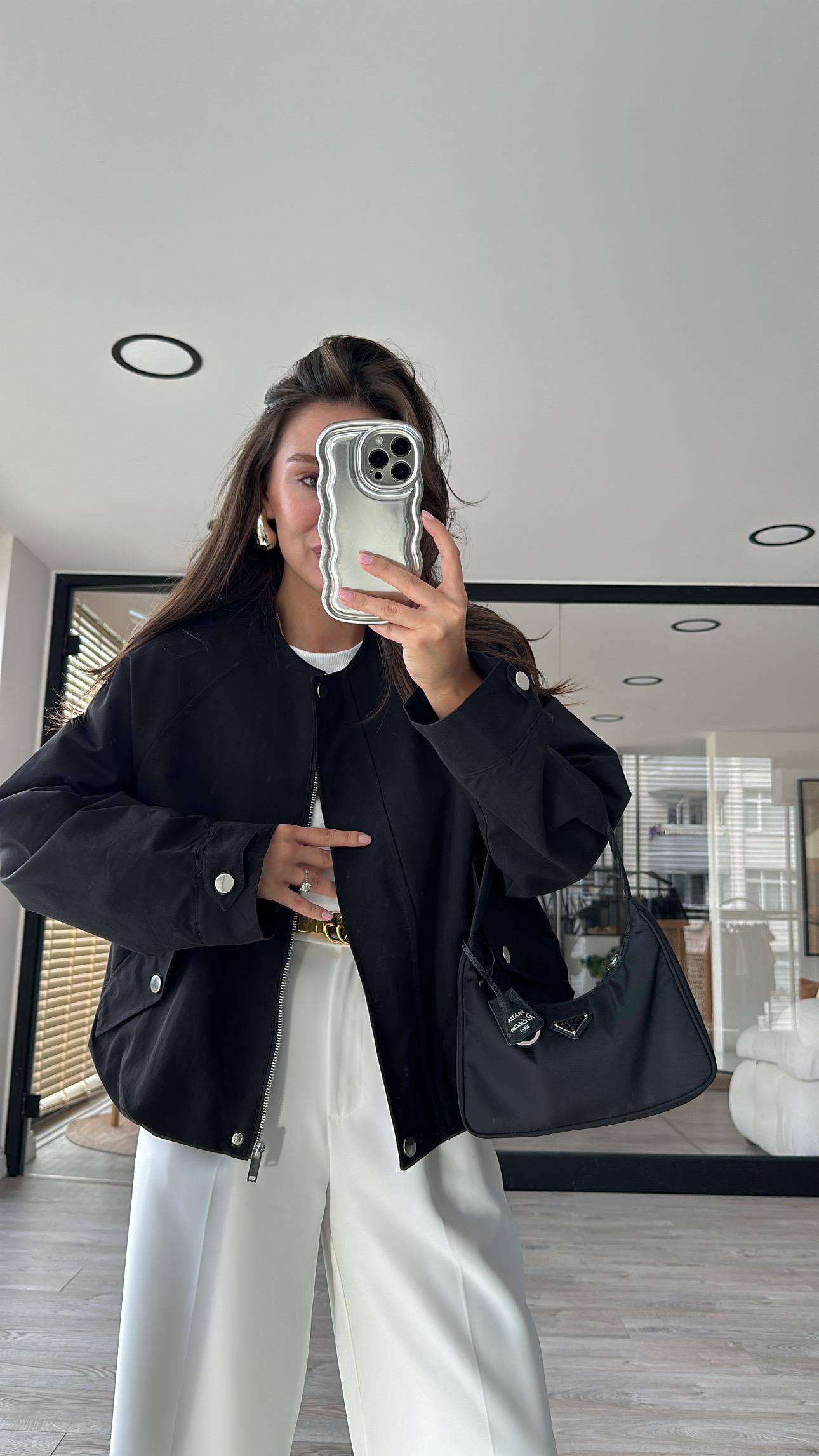 Siyah Cep Detaylı Pileli Bomber Ceket 