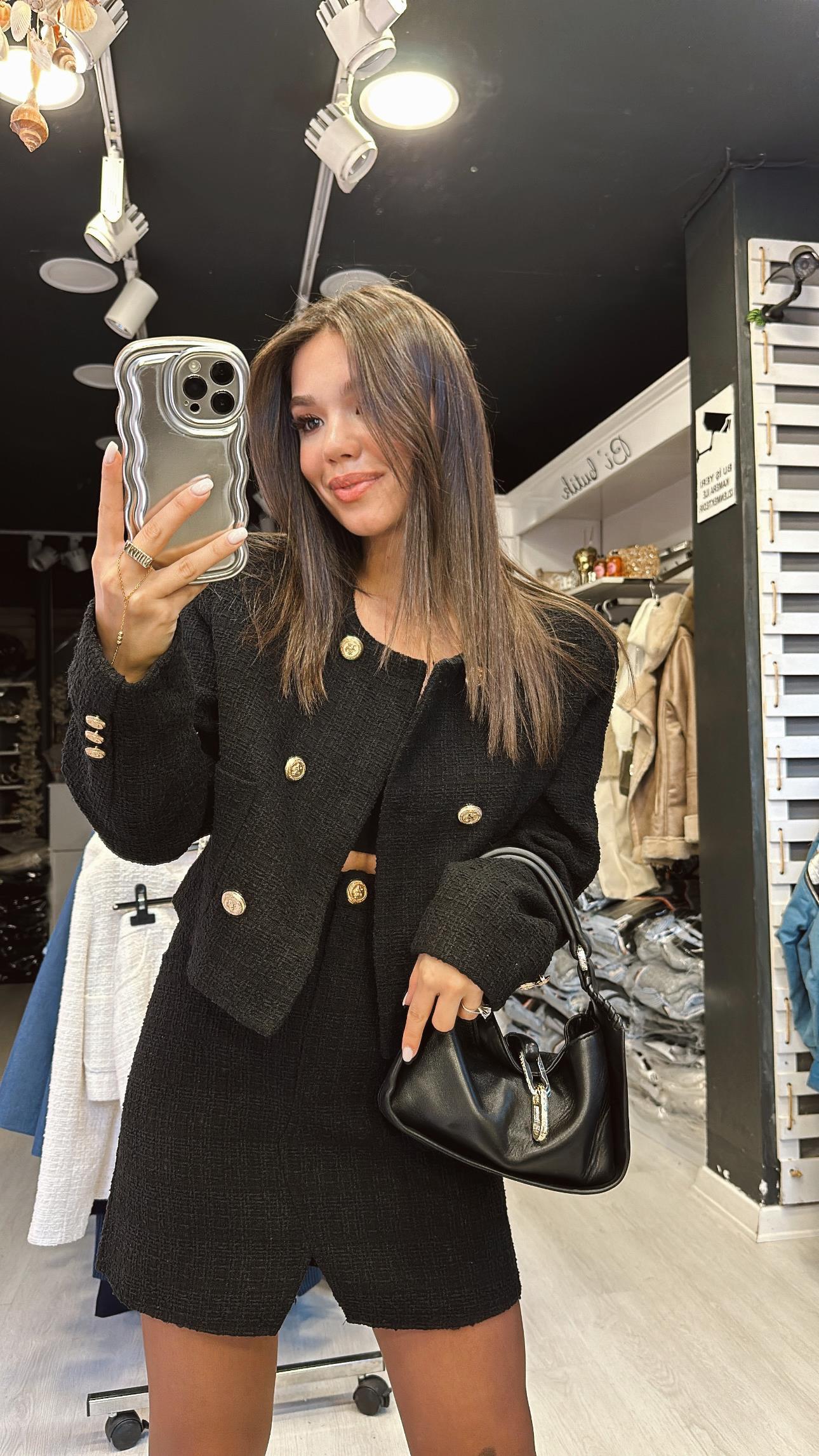 Siyah Cepli Gold Düğme Detaylı Marka Model Etek Takım