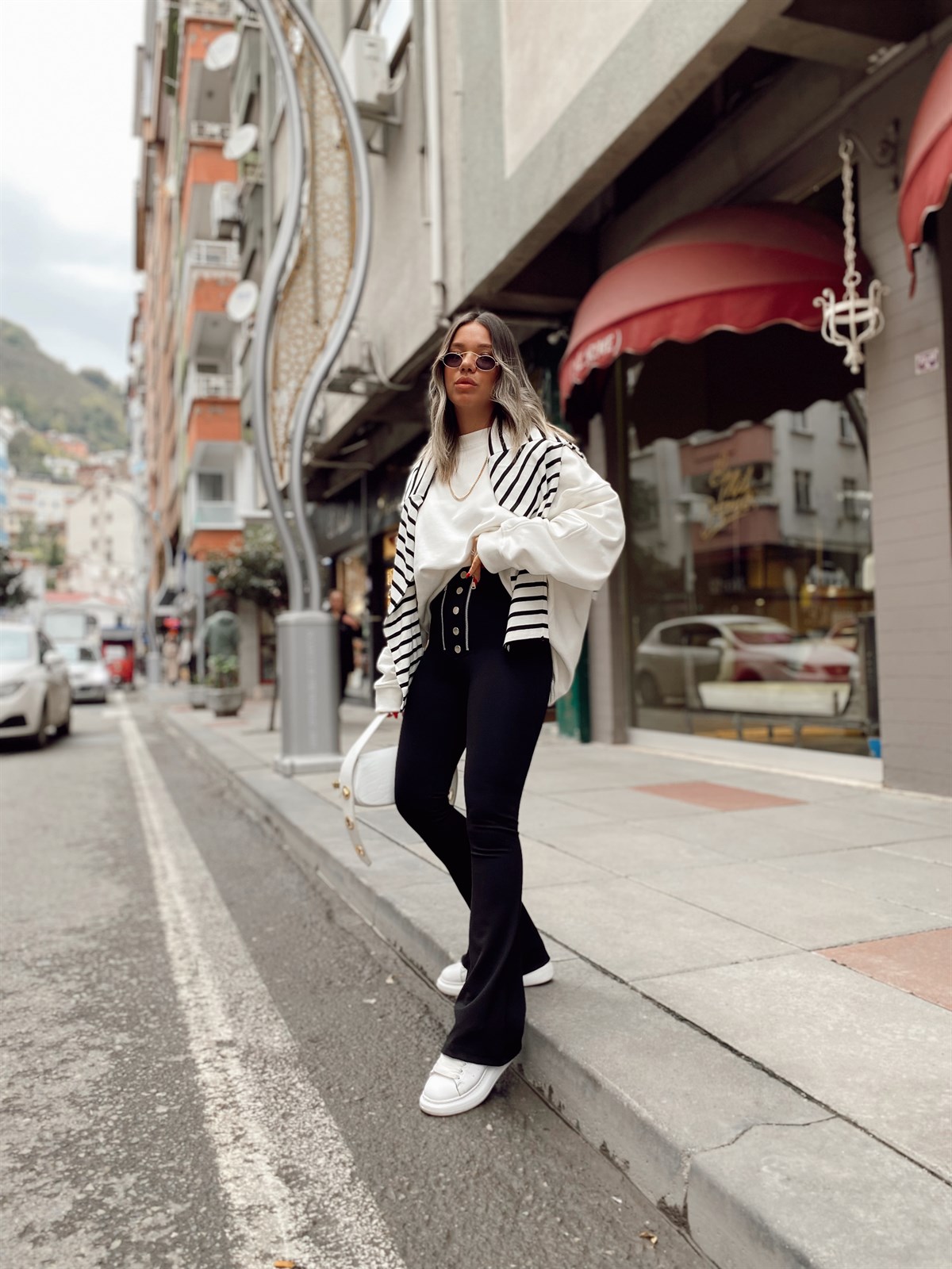 Siyah Çift Fermuarlı Düğme Detaylı İspanyol Paça Tayt