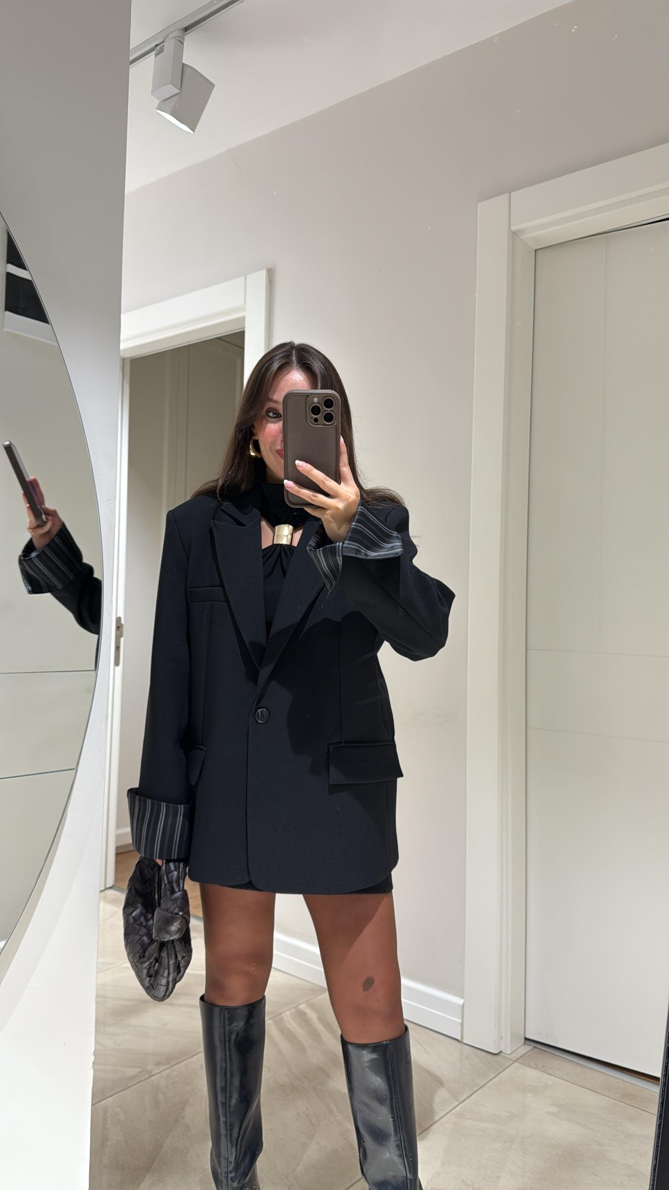 Siyah Çizgili Astarlı Dikiş Detaylı Blazer Ceket