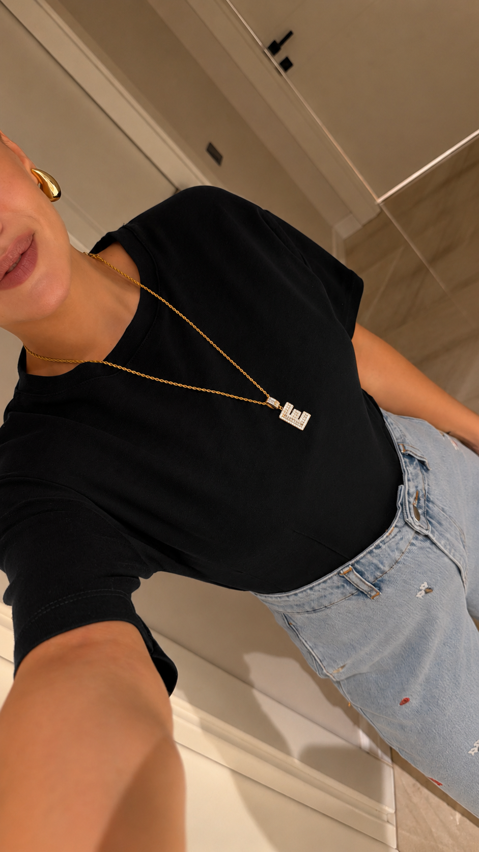 Siyah Dikiş Detaylı Crop Tişört