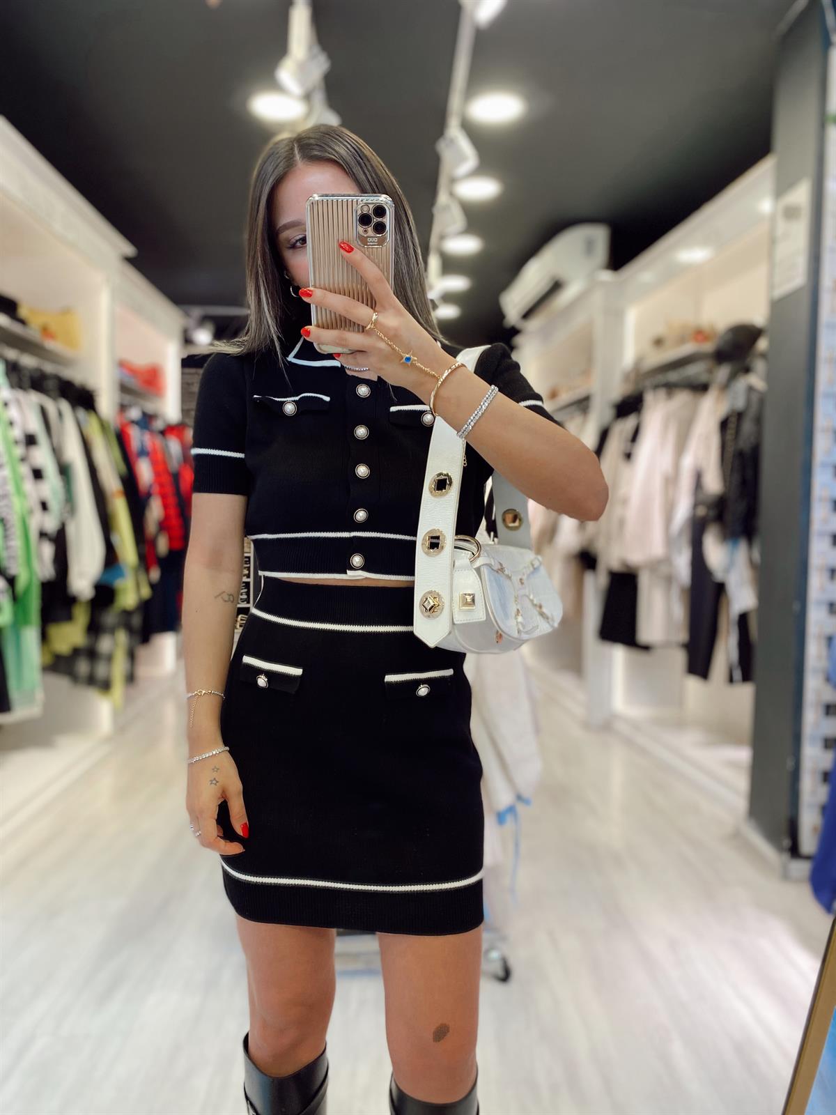 Siyah Ekru Düğmeli Etekli Takım