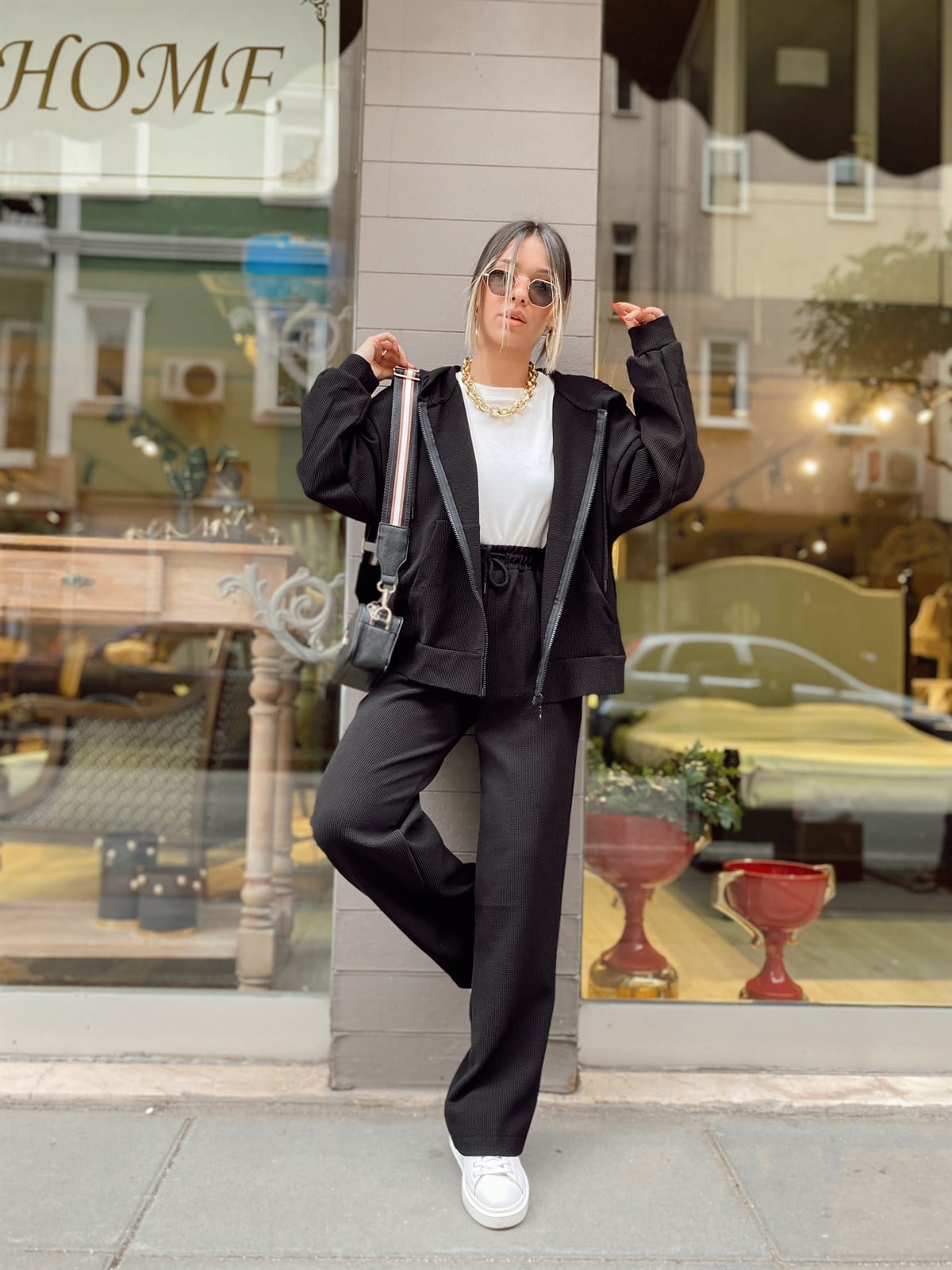 Siyah Fitilli Fermuarlı Takım