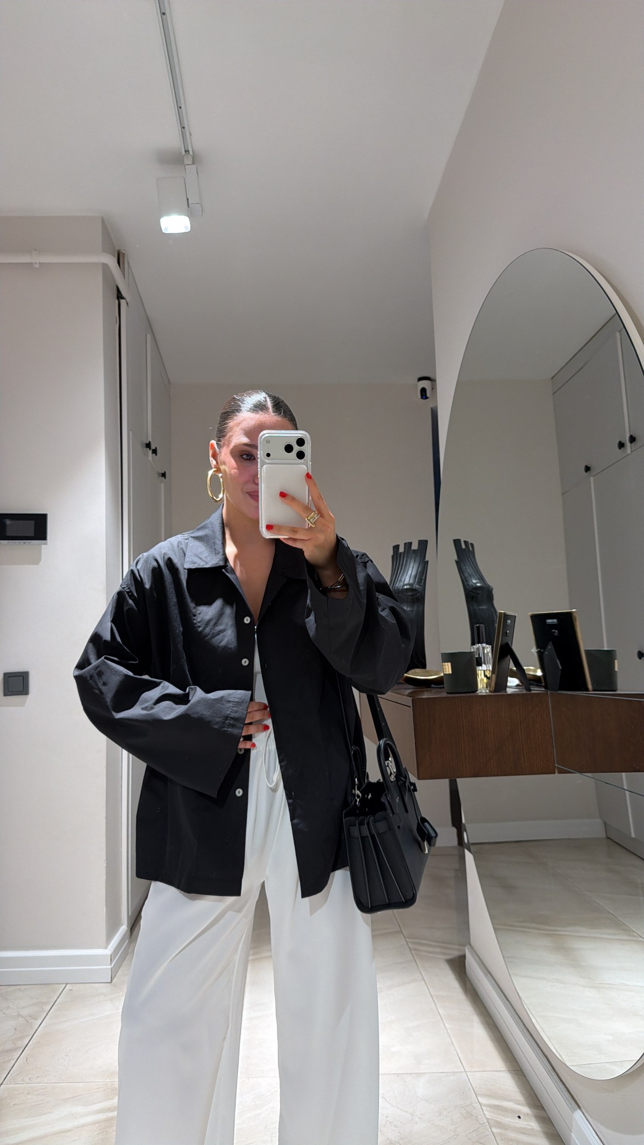 Siyah Geniş Kol Detaylı Oversize Gömlek