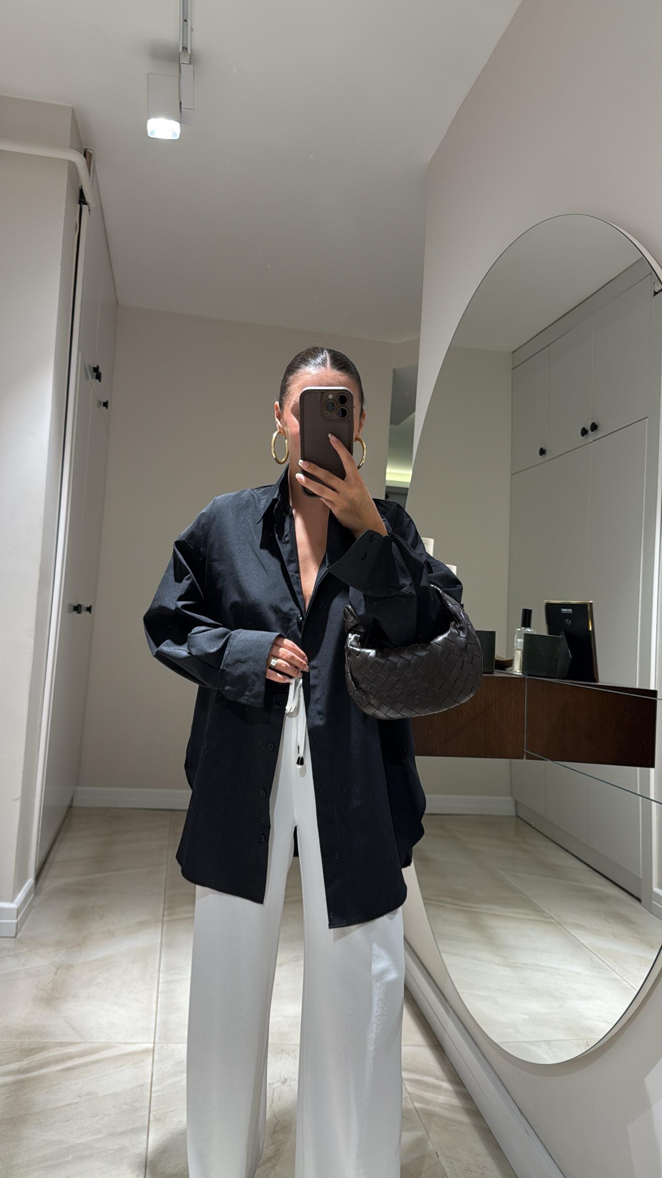 Siyah Gizli Düğme Detaylı Oversize Gömlek