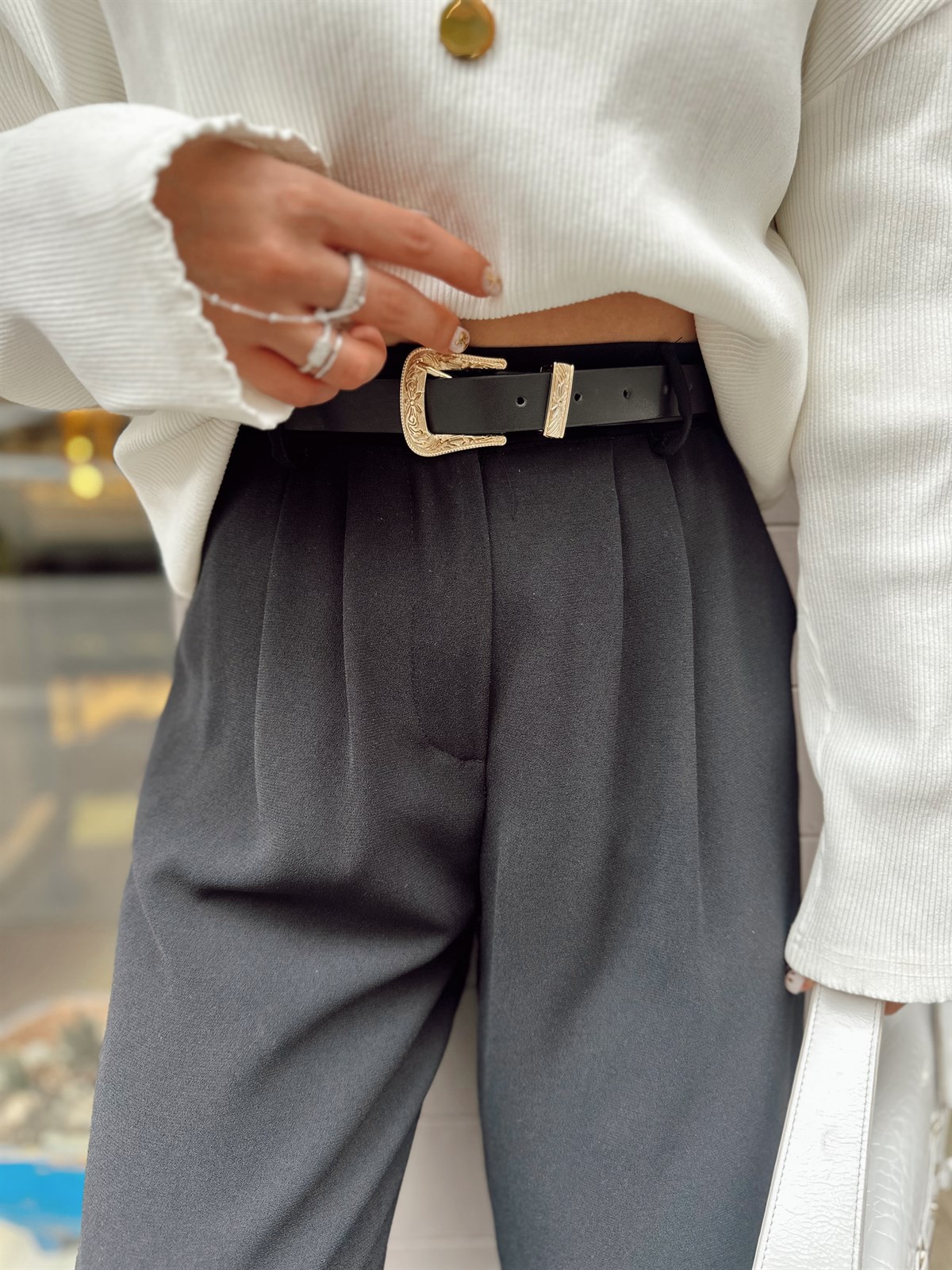 Siyah Gold Detay Kemer