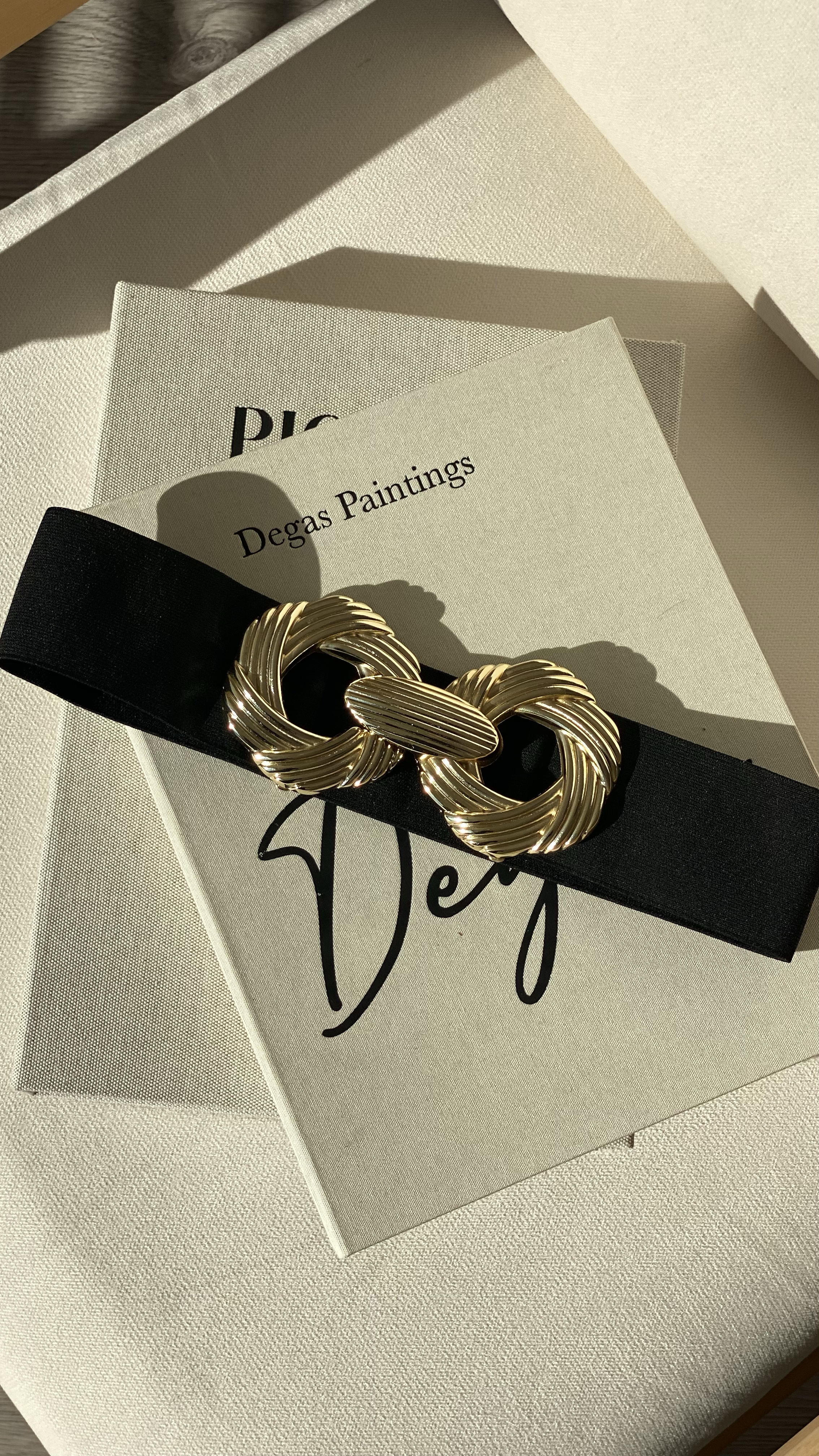 Siyah Gold Sarmal Desen Lastikli Kemer