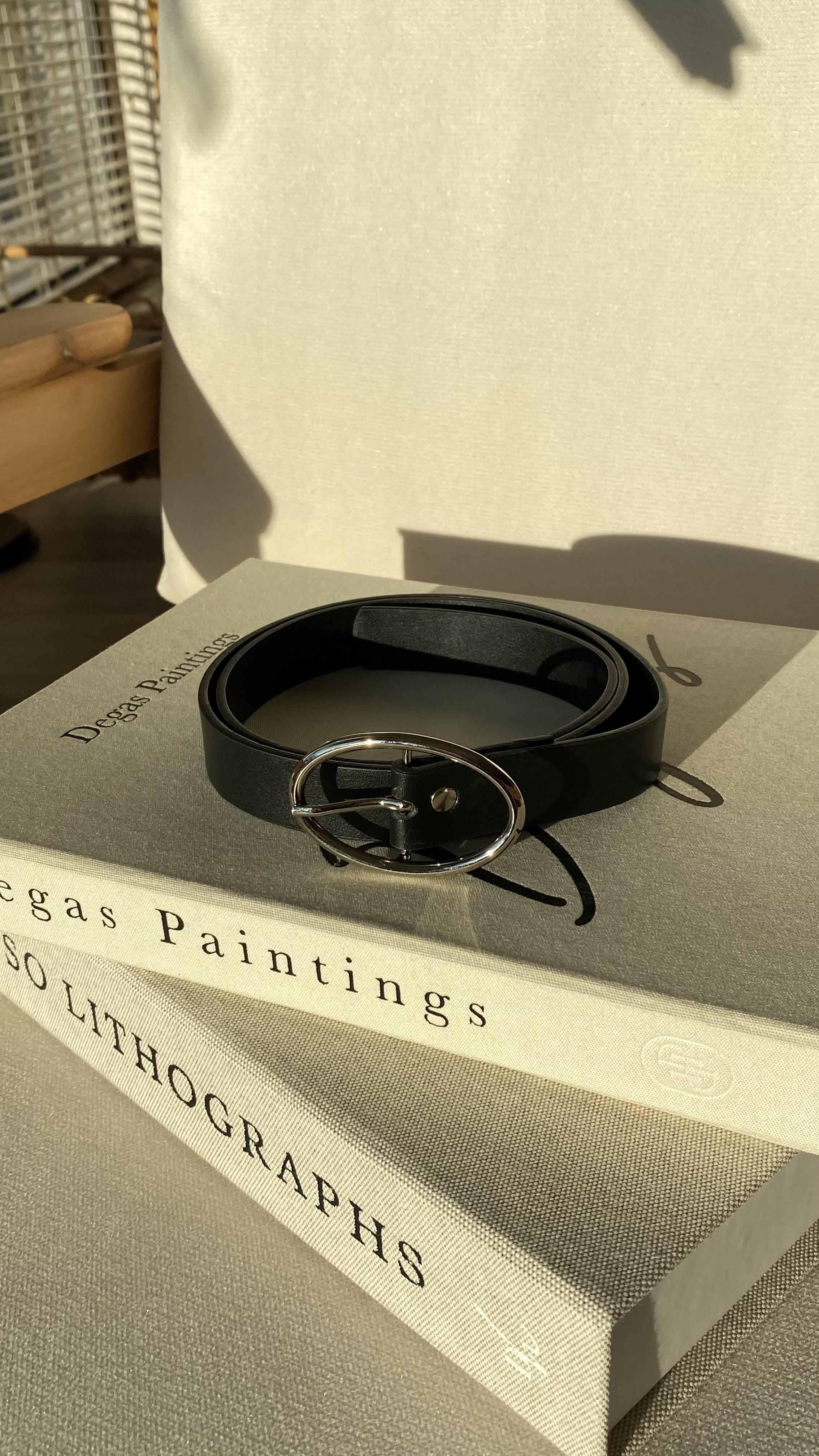 Siyah Gümüş İnce Oval Tokalı Kemer