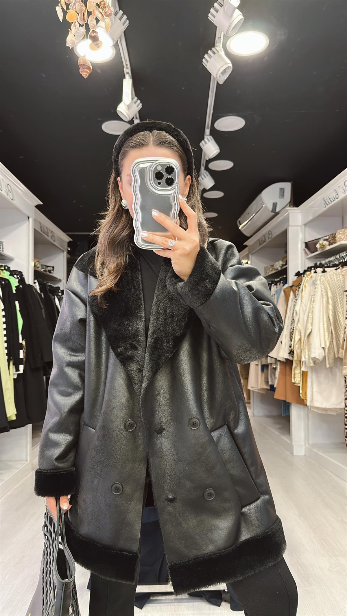 Siyah İçi Kürklü Ceket 