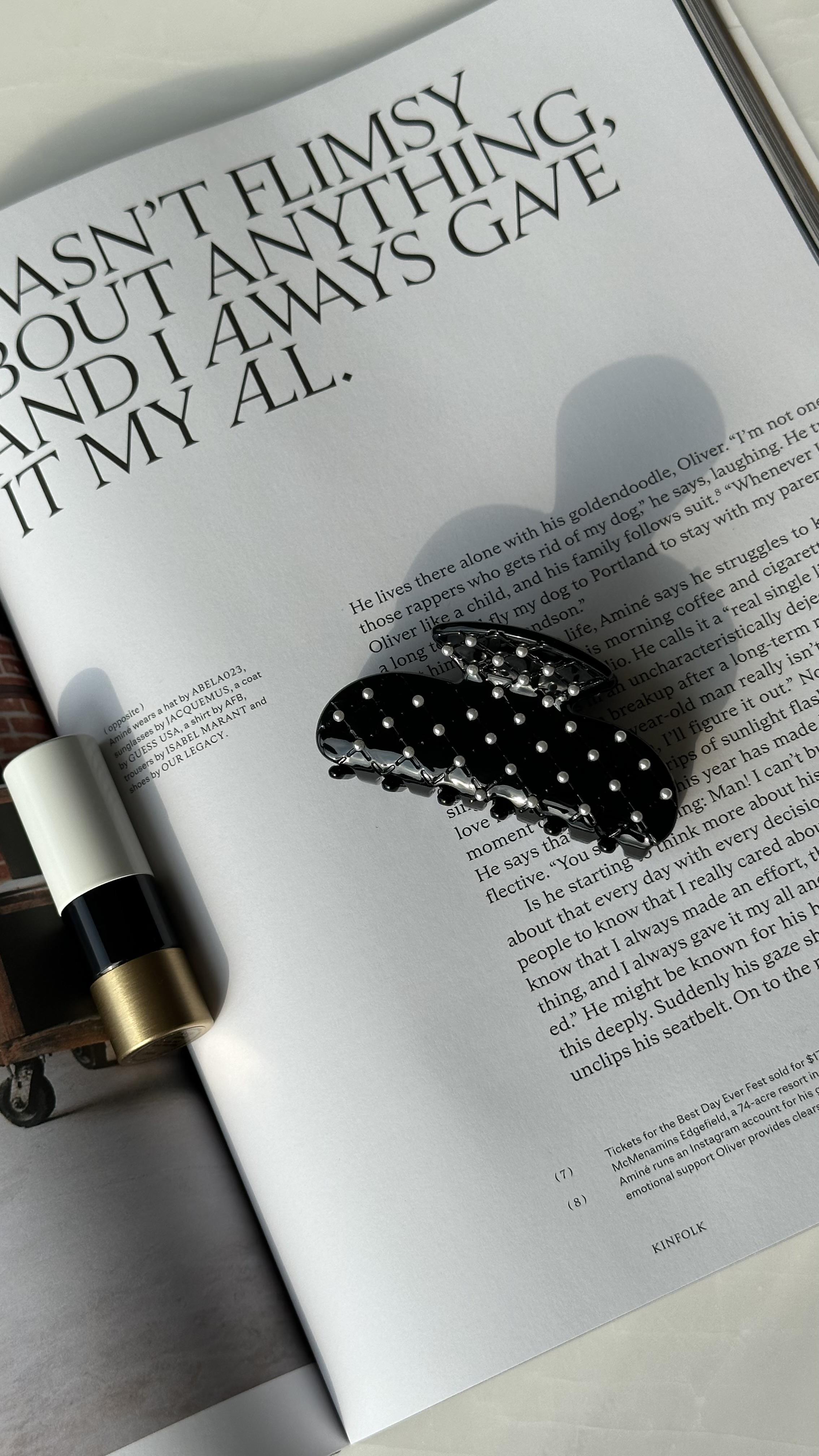 Siyah İnci Detaylı Mandal Toka