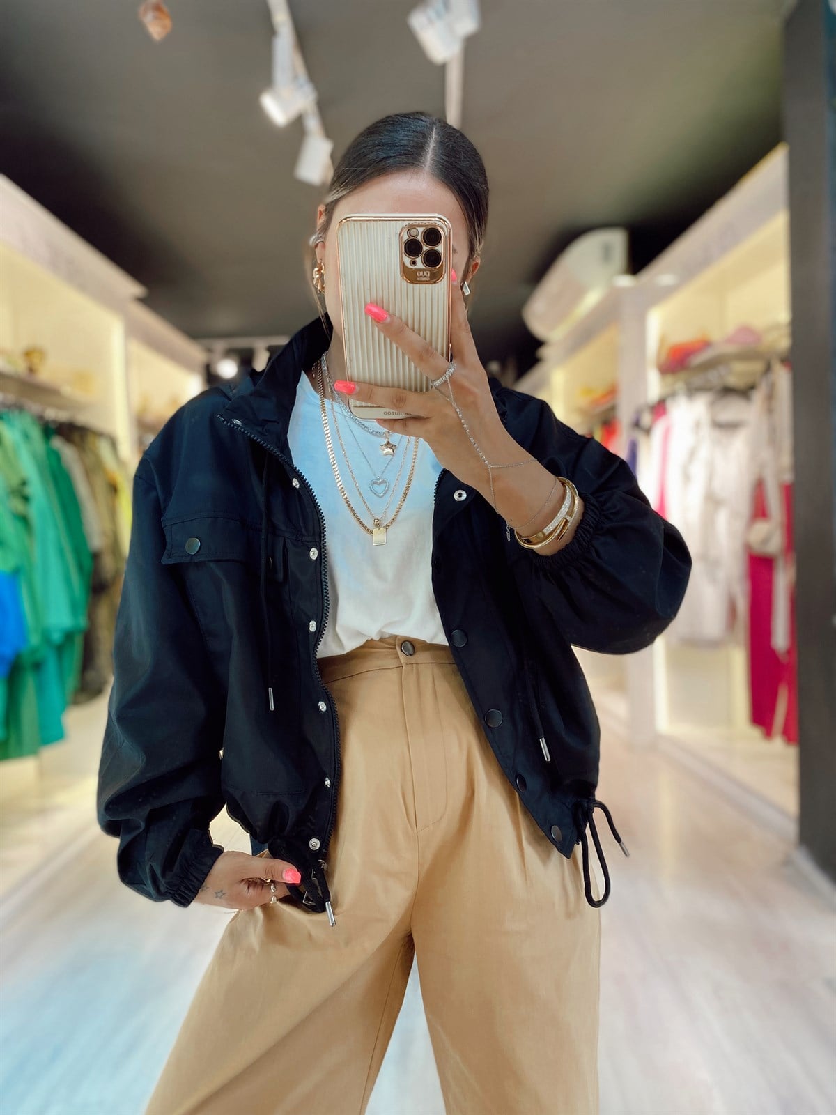 Siyah Kapşonlu Çift Cepli Bomber 