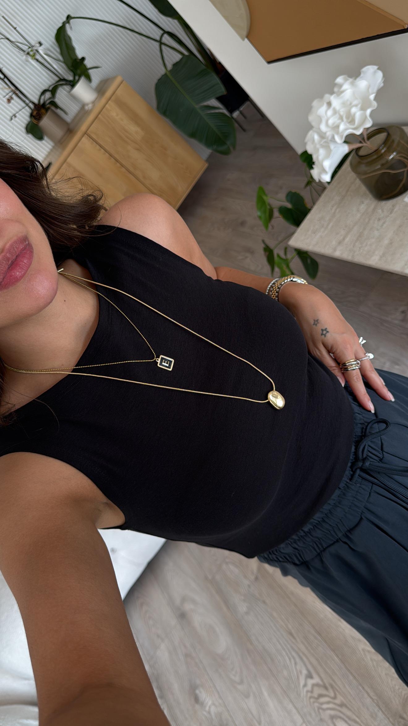 Siyah Kayık Yaka Kolsuz Dilvin Bluz