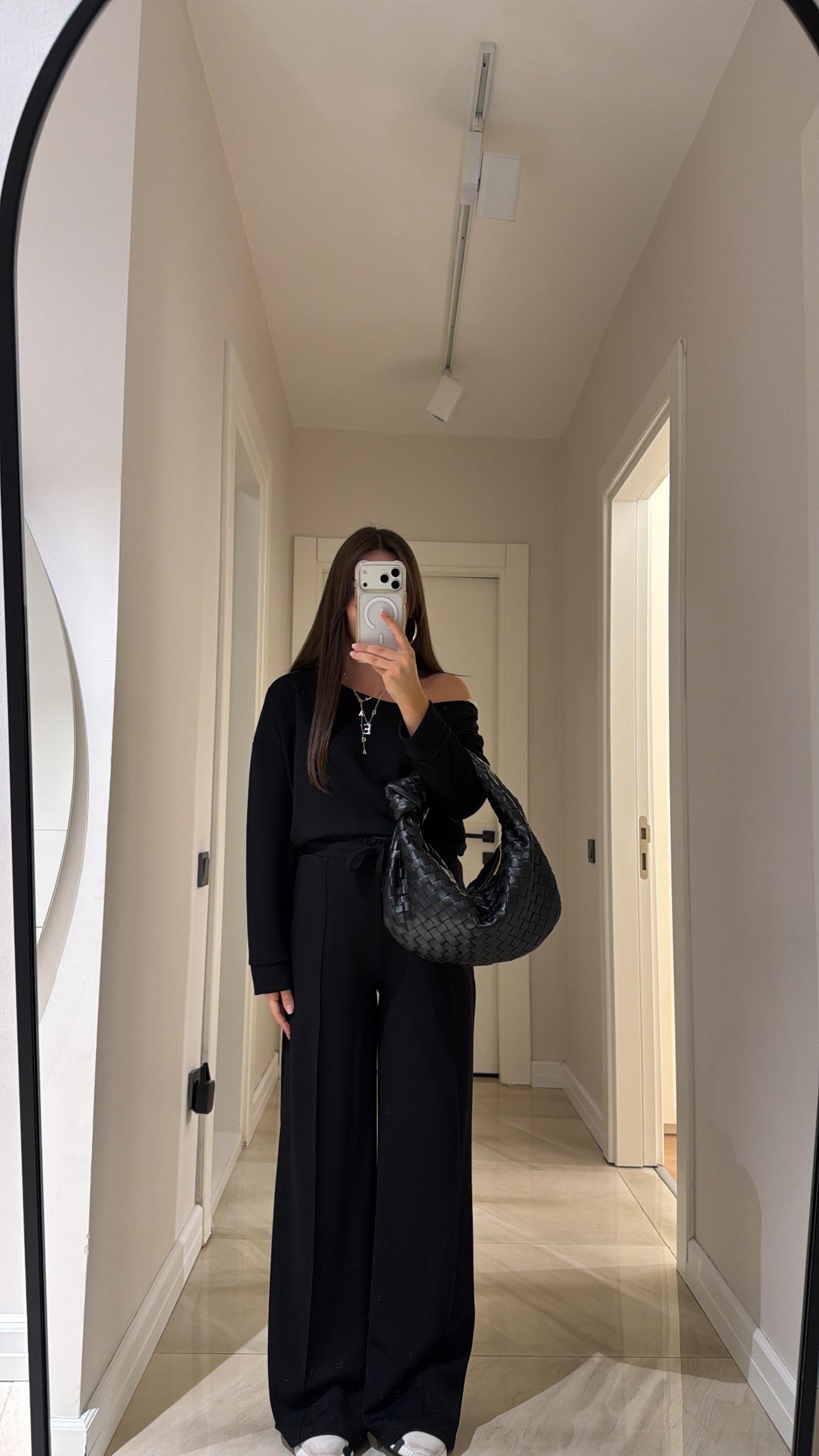 Siyah Kayık Yaka Modal Takım