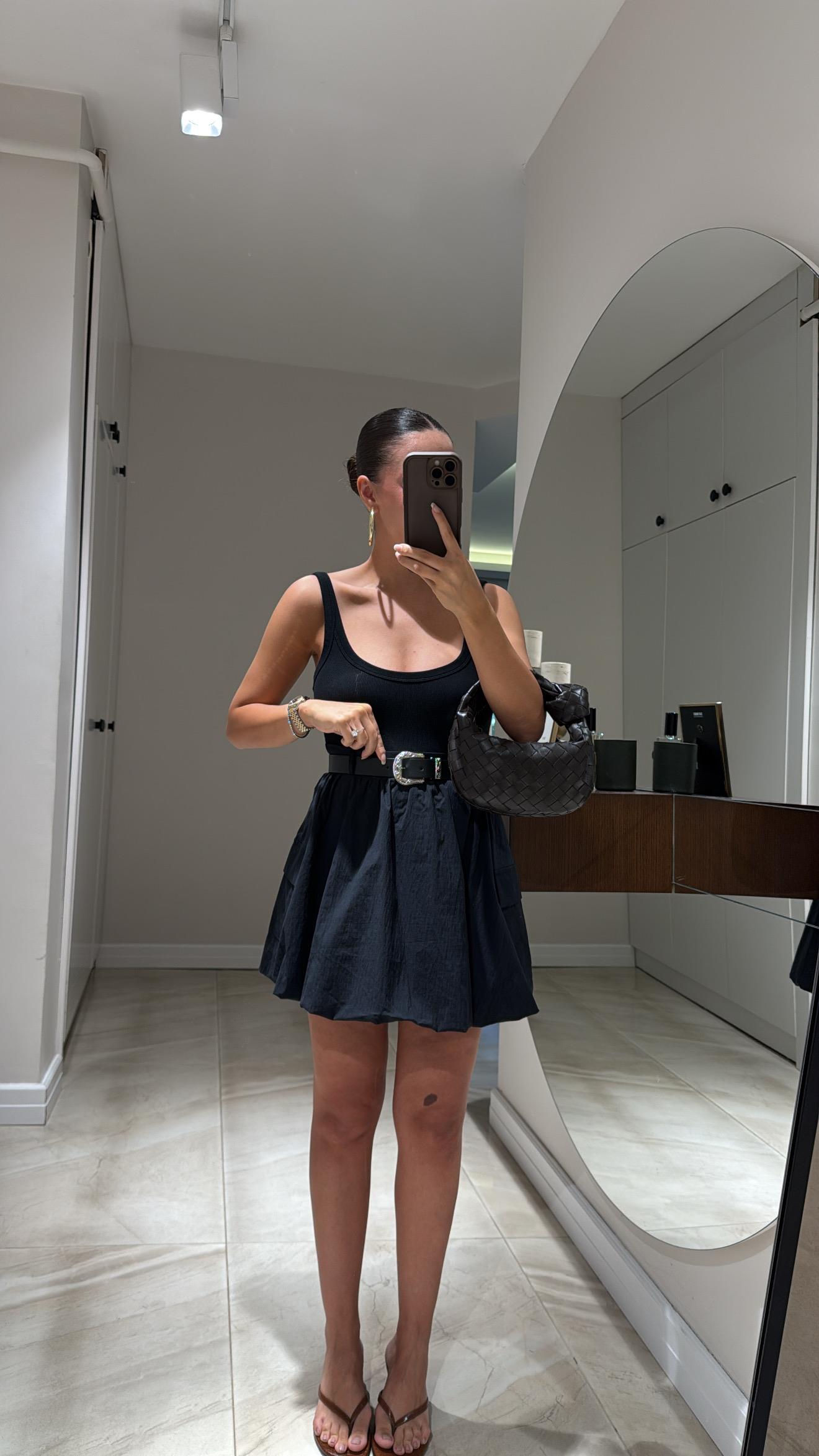 Siyah Kemer Aksesuarlı Balon Mini Etek