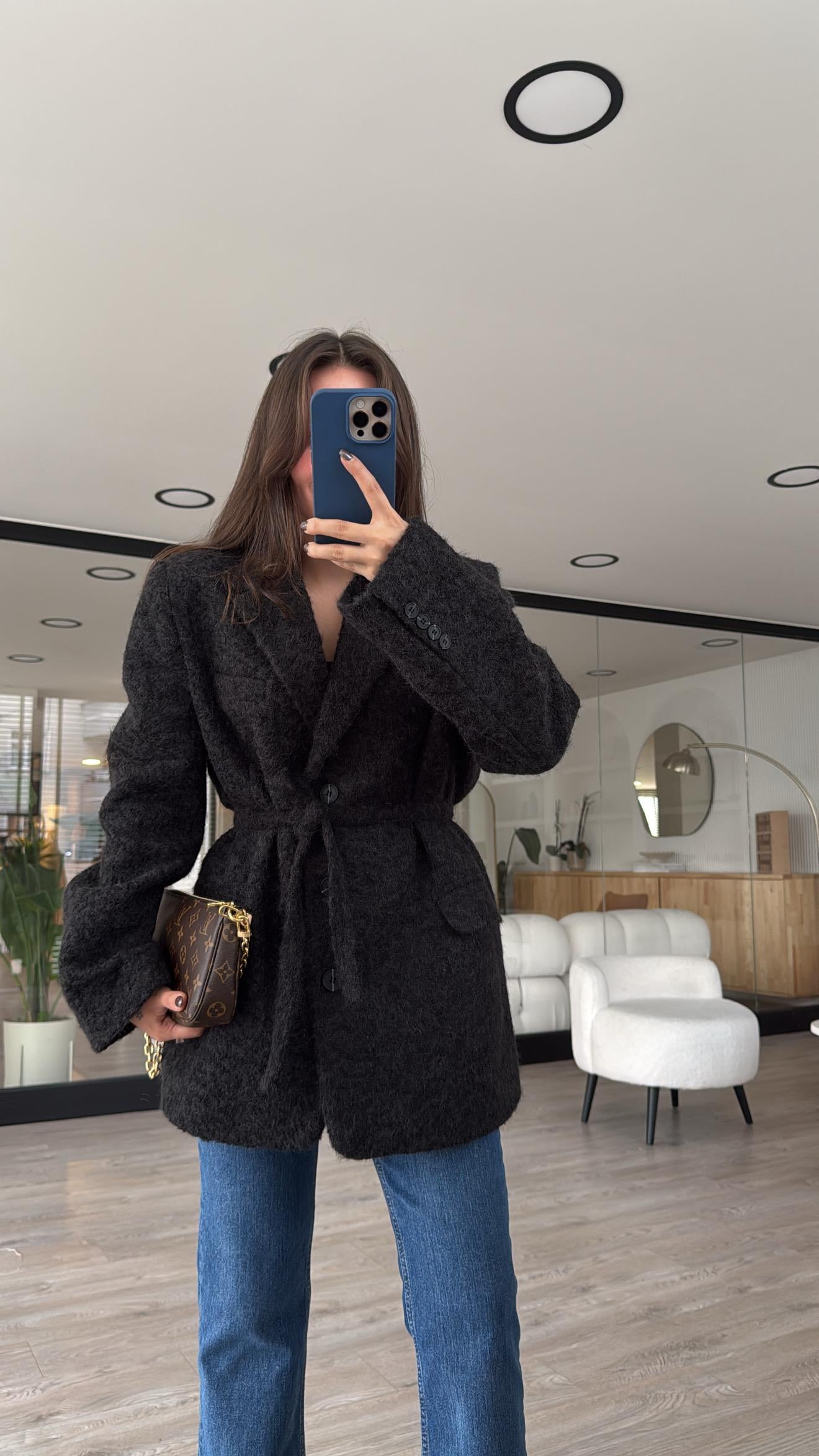 Siyah Kuşaklı Buklet Blazer Ceket