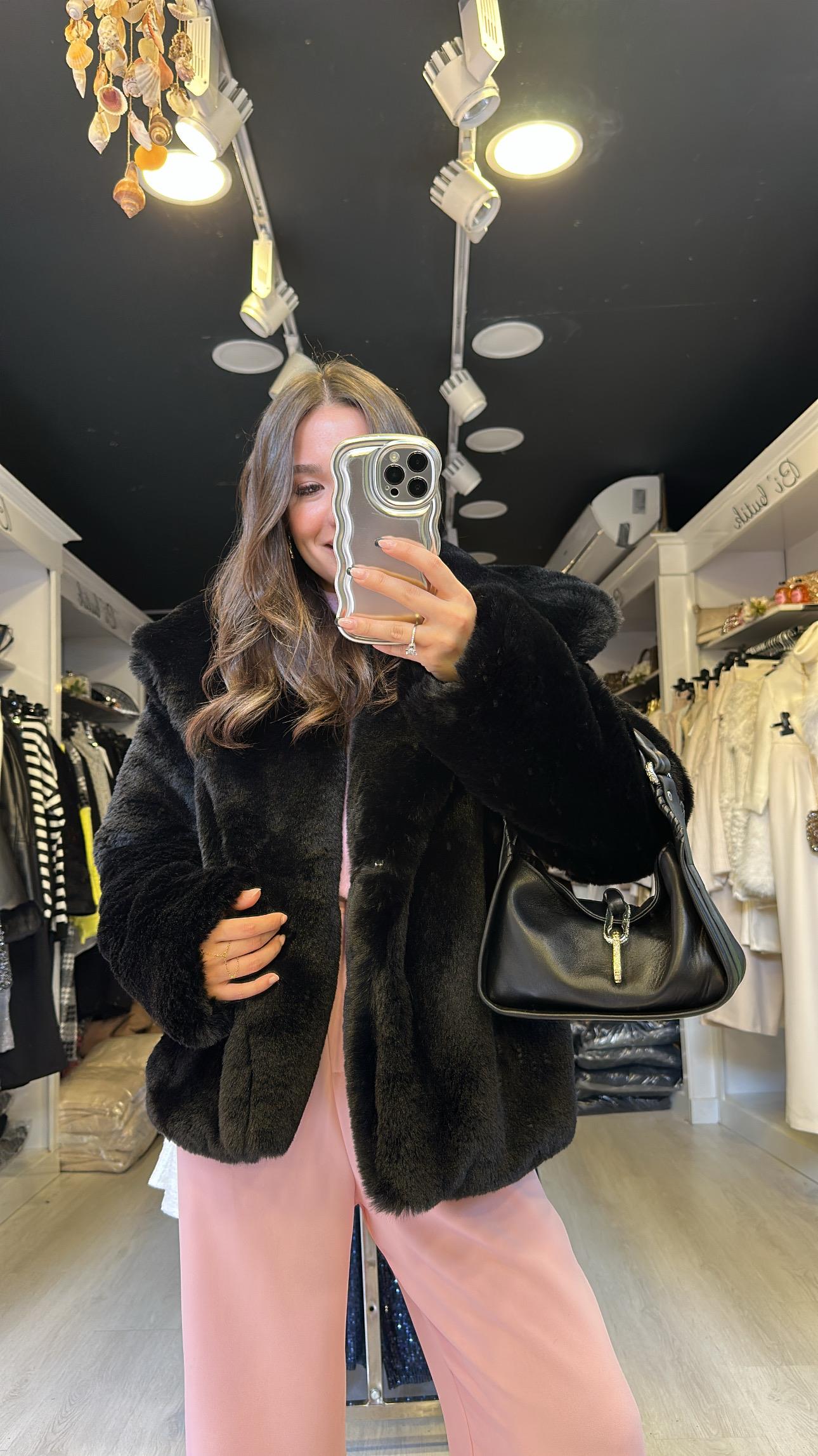 Siyah Marka Model Kürk 