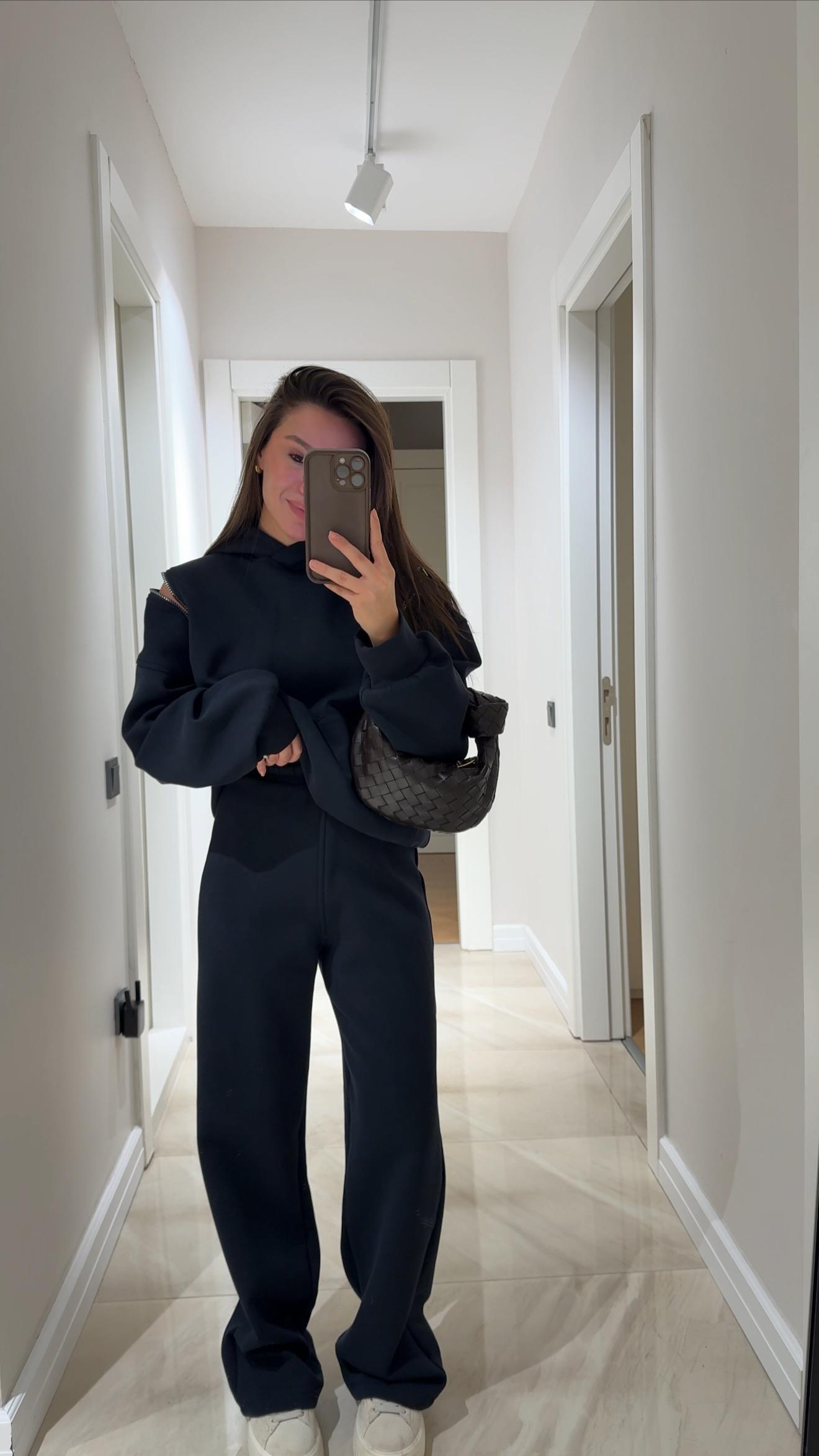 Siyah Omuz Fermuar Detaylı Modal Takım