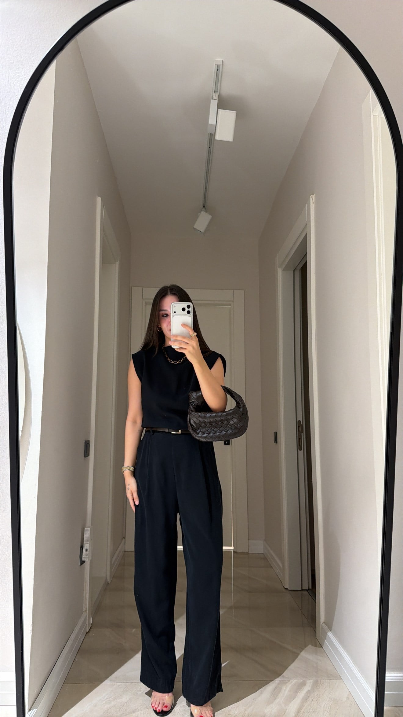 Siyah Omuz Pileli Kemerli Tulum