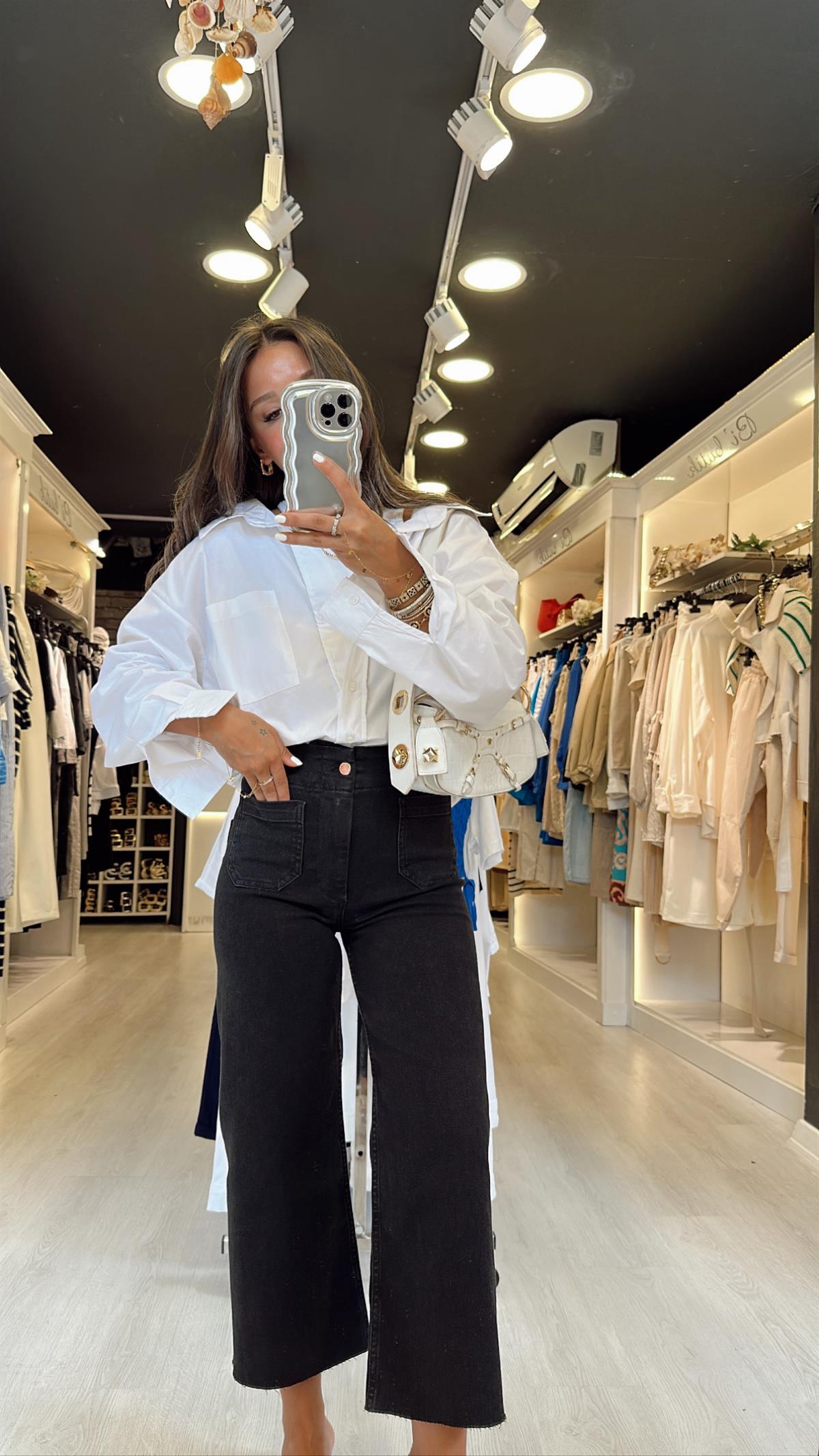 Siyah Ön Cep Detaylı Midi Boy Jean Pantolon 