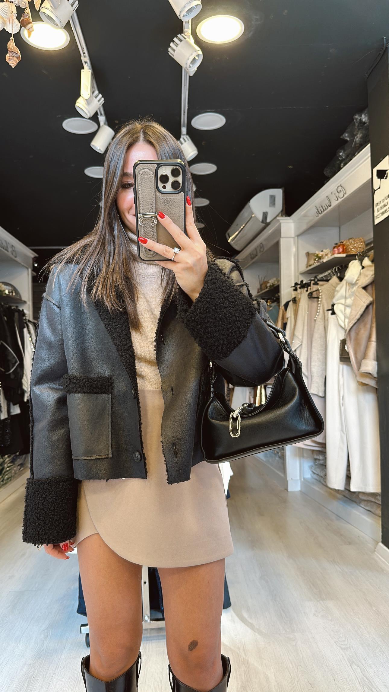 Siyah Ön Cepli Düğmeli Nubuk Ceket 