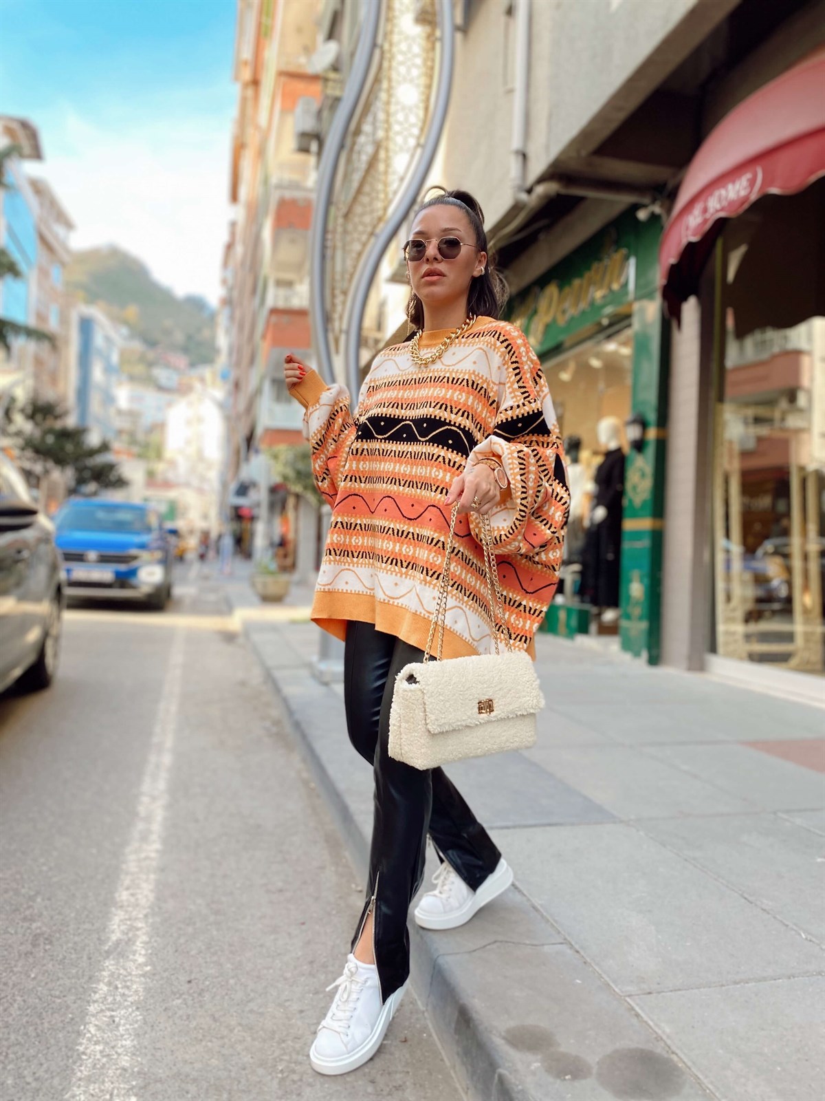 Siyah Ön Fermuarlı Havuç Deri Pantolon