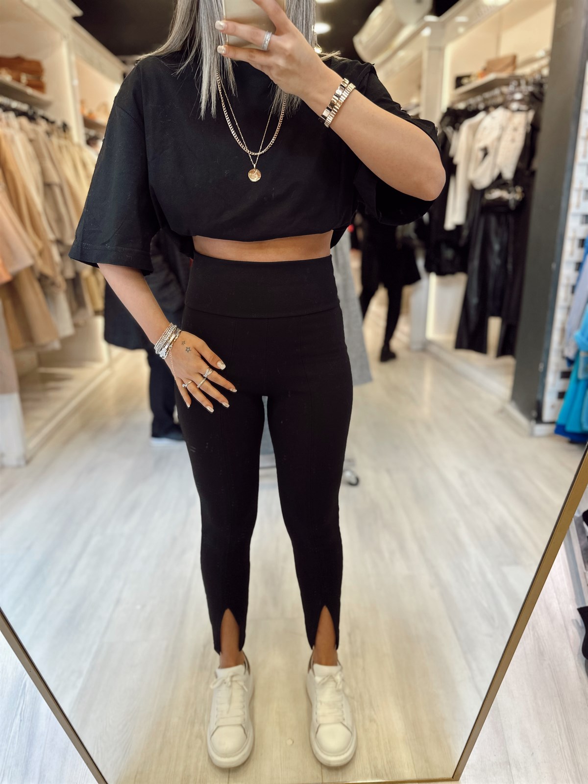 Siyah Ön Yırtmaçlı Tayt 