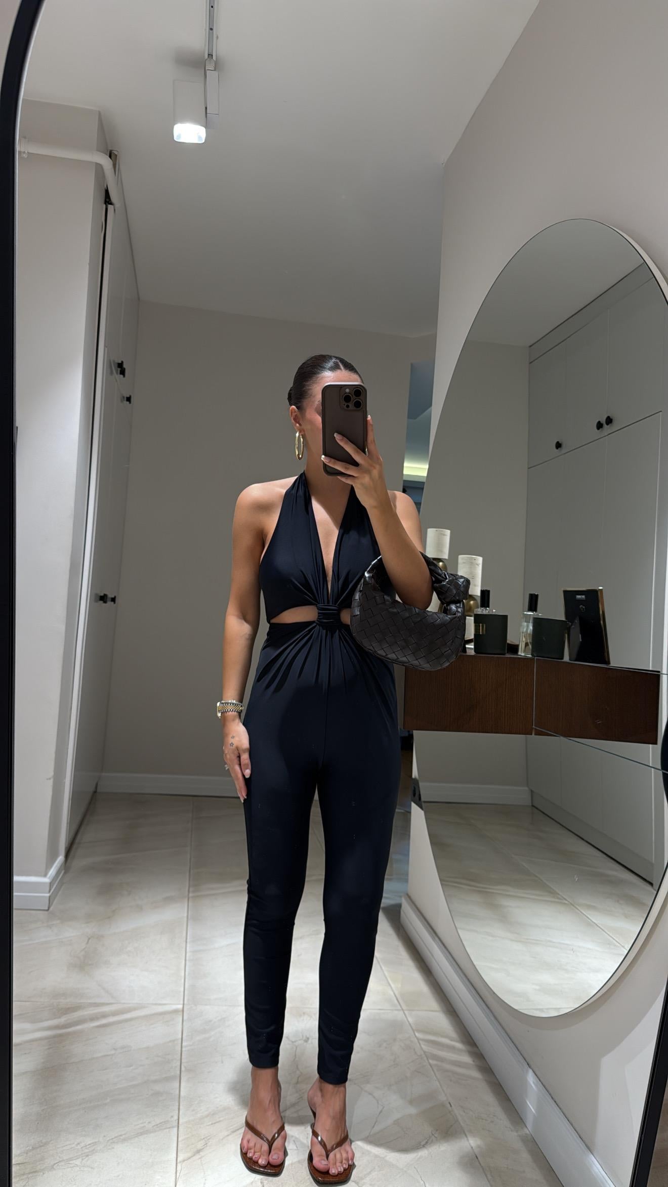 Siyah Pencere Detaylı Dilvin Tulum