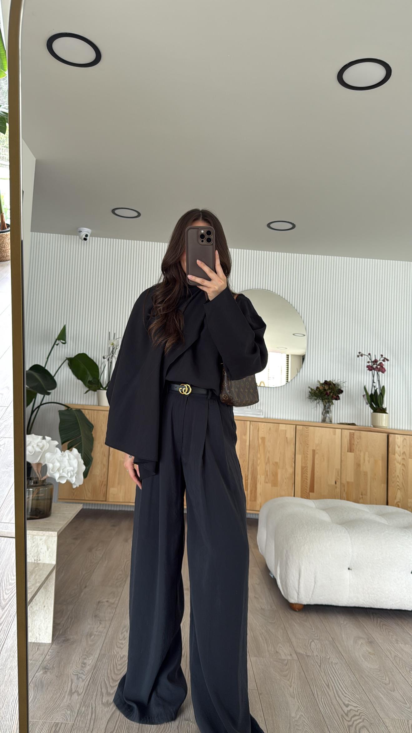 Siyah Pile Detaylı Bol Paça Tensel Pantolon