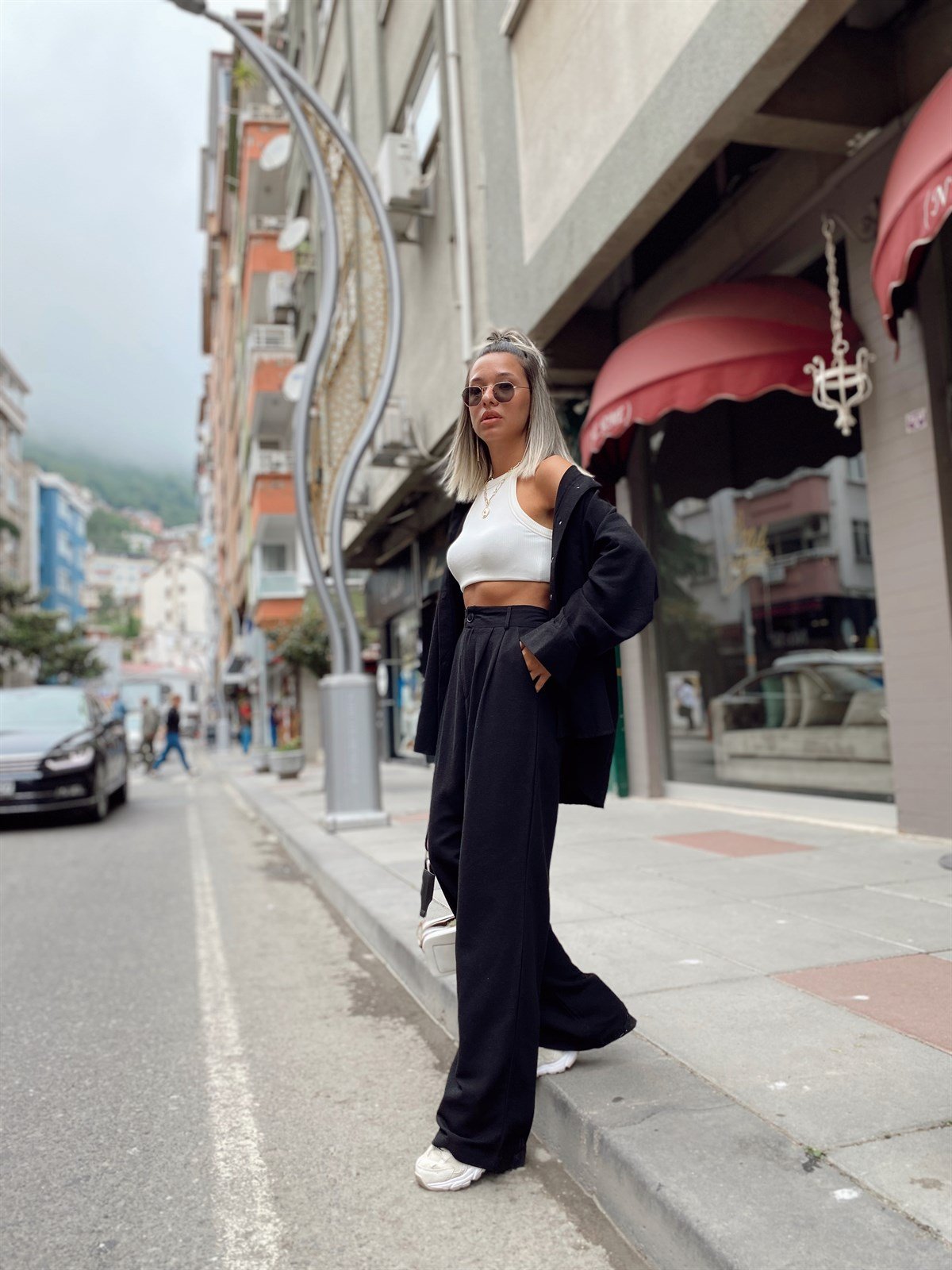 Siyah Renk Beli Düğmeli Bol Paça Keten Pantolon