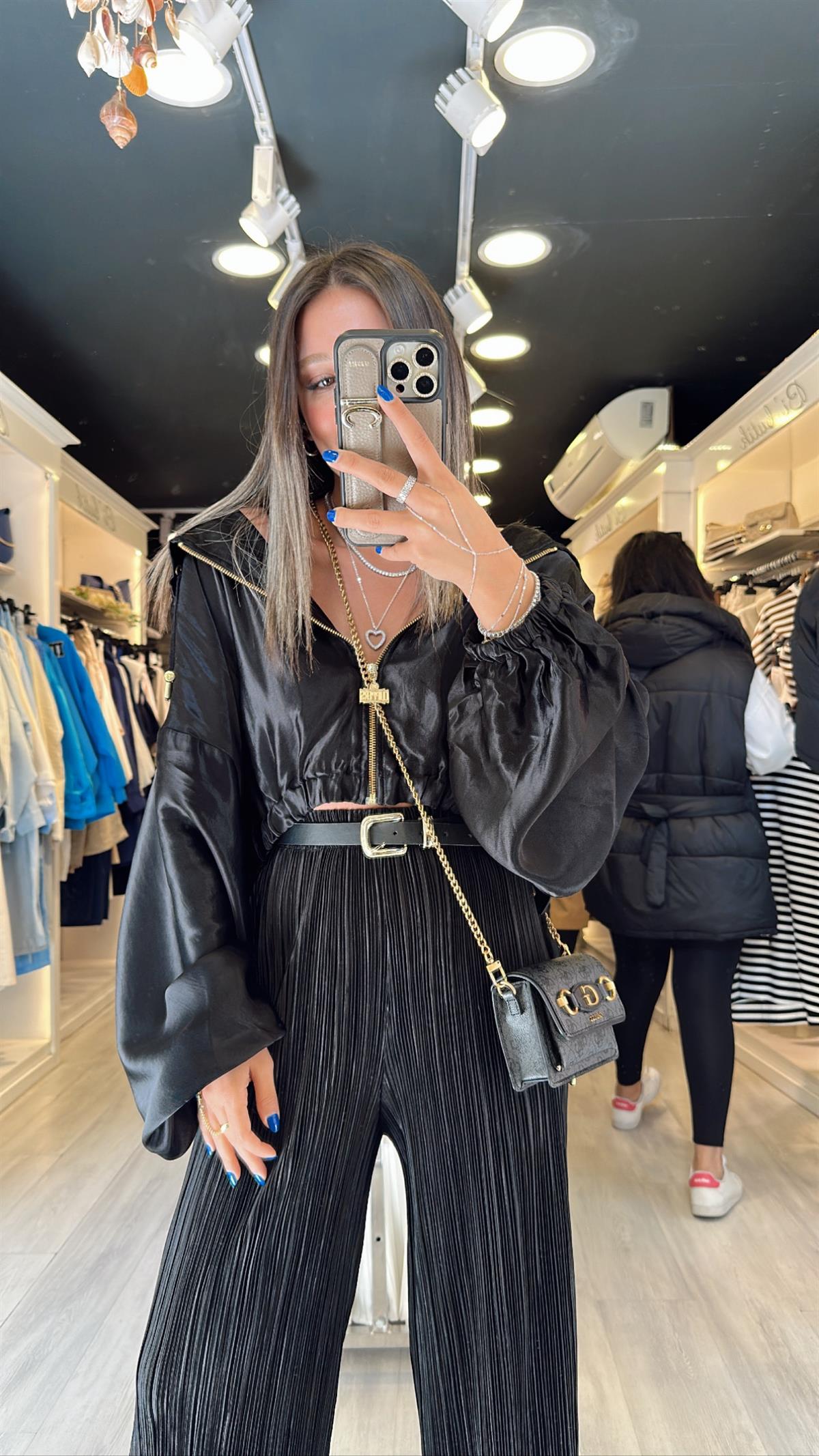 Siyah Renk  Gold Baskılı Marka Model Ceket 