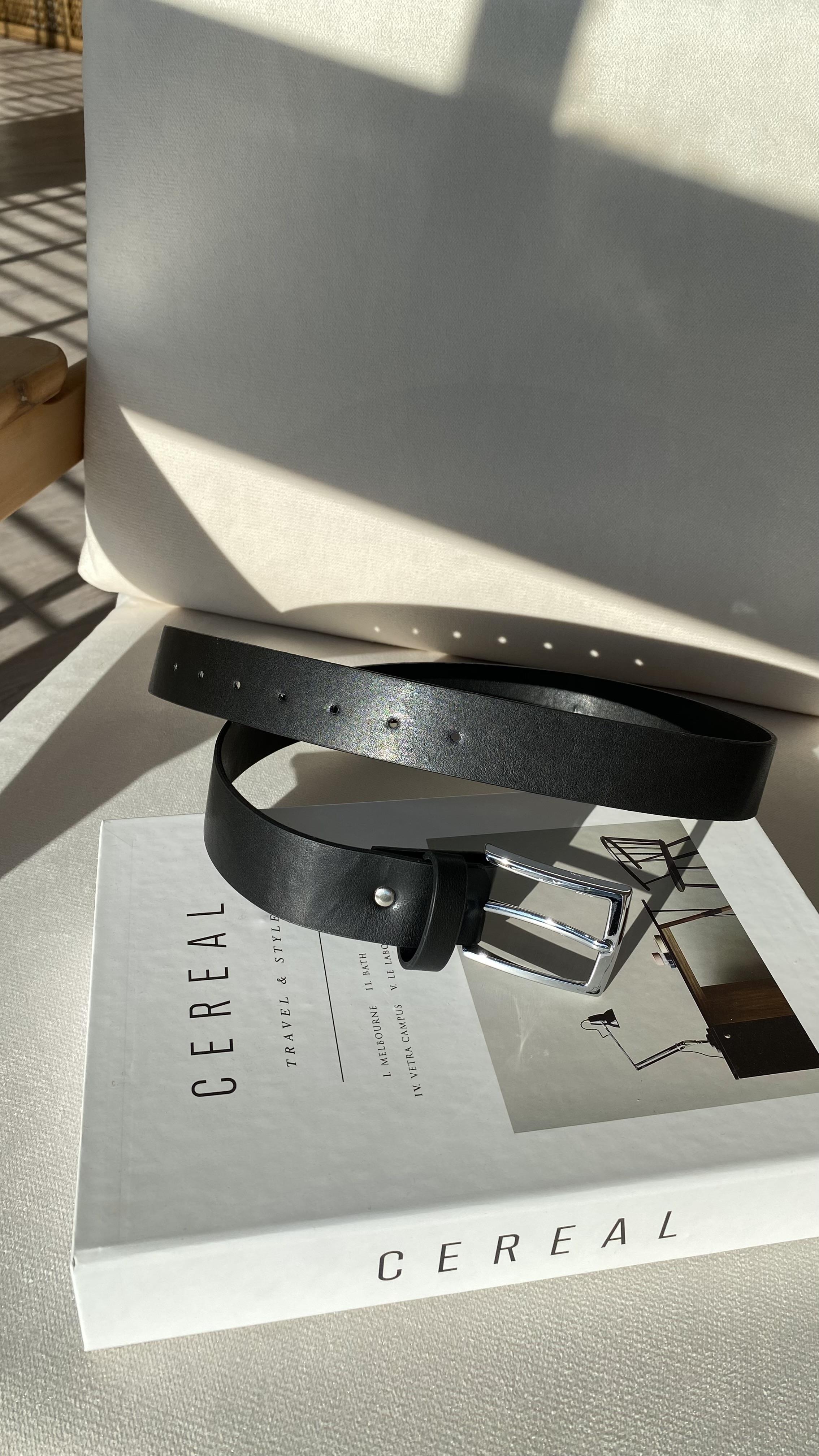 Siyah Silver Dikdörtgen Tokalı Kemer