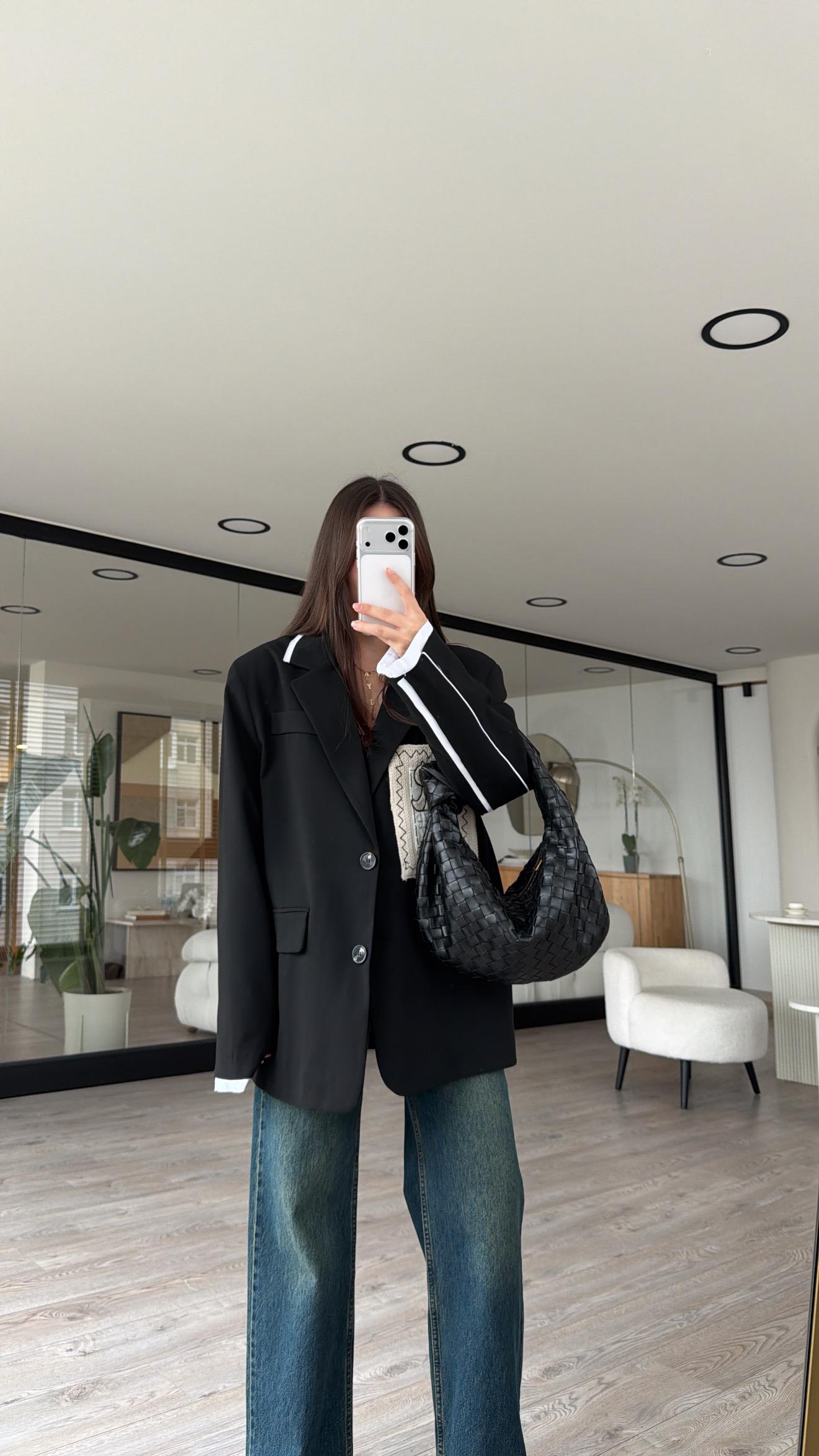 Siyah Sırtı Baskılı Arma Detaylı Blazer Ceket