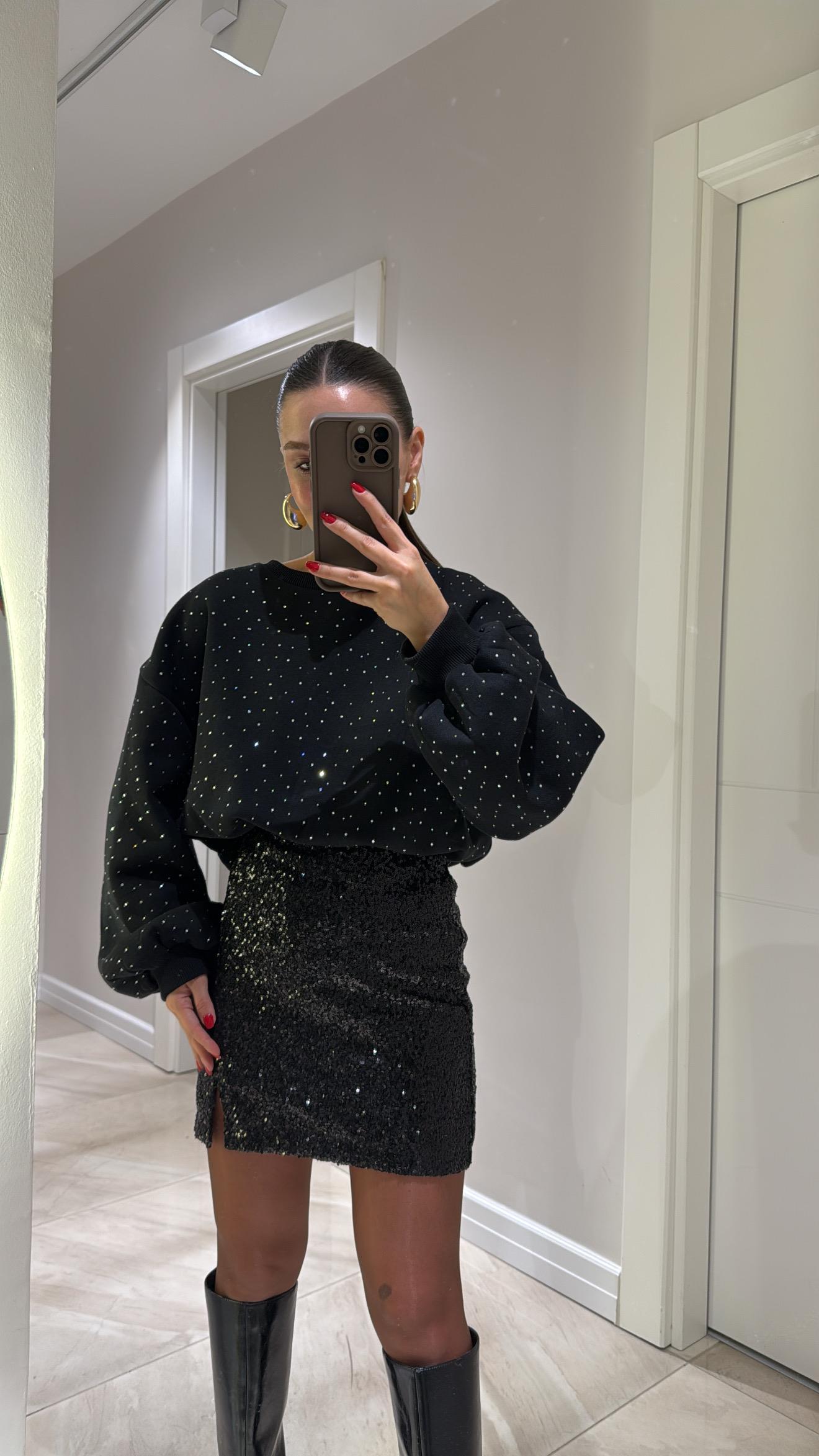 Siyah Taş Detaylı Crop Sweat