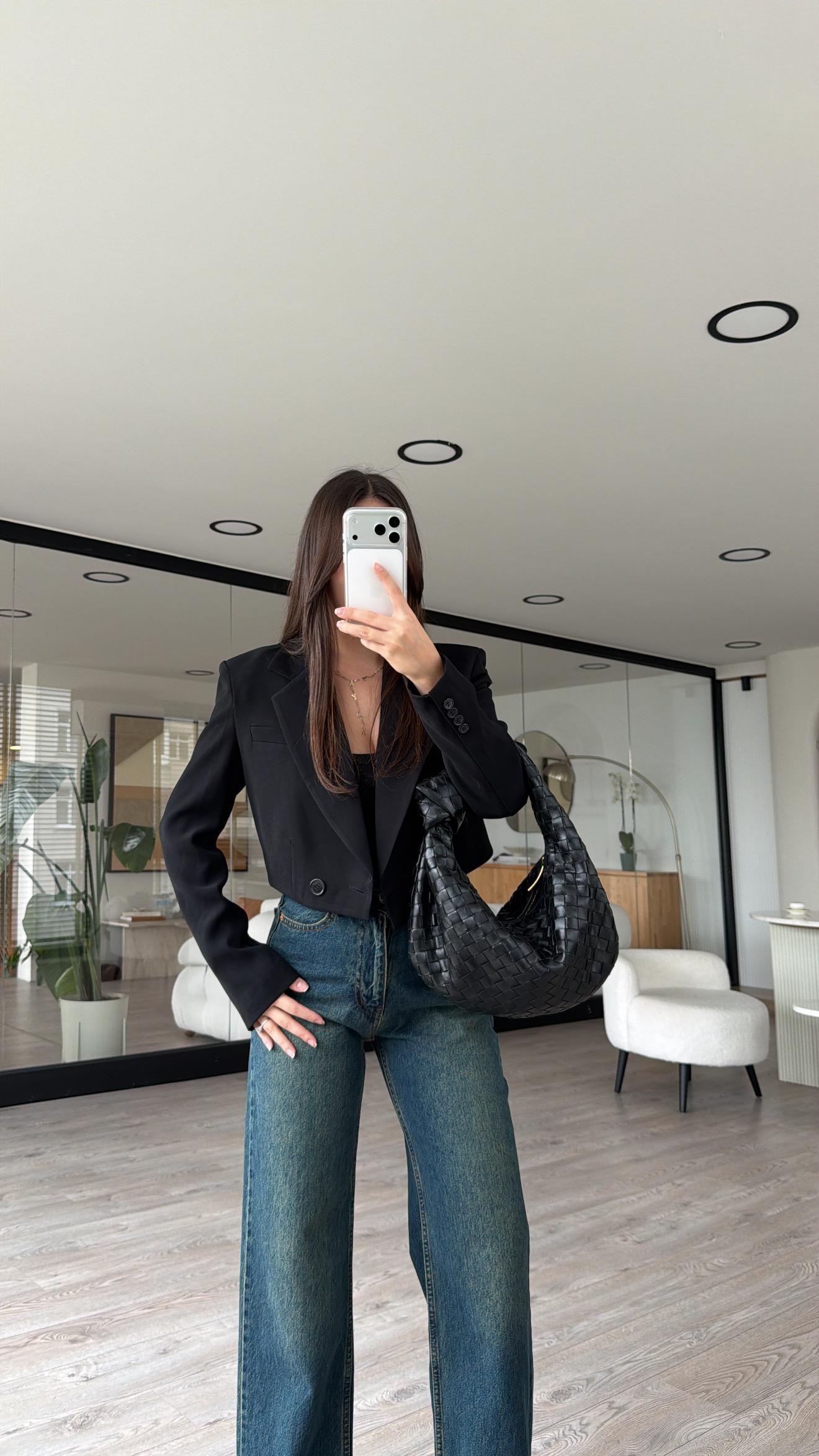 Siyah Tek Düğme Detaylı Crop Ceket 