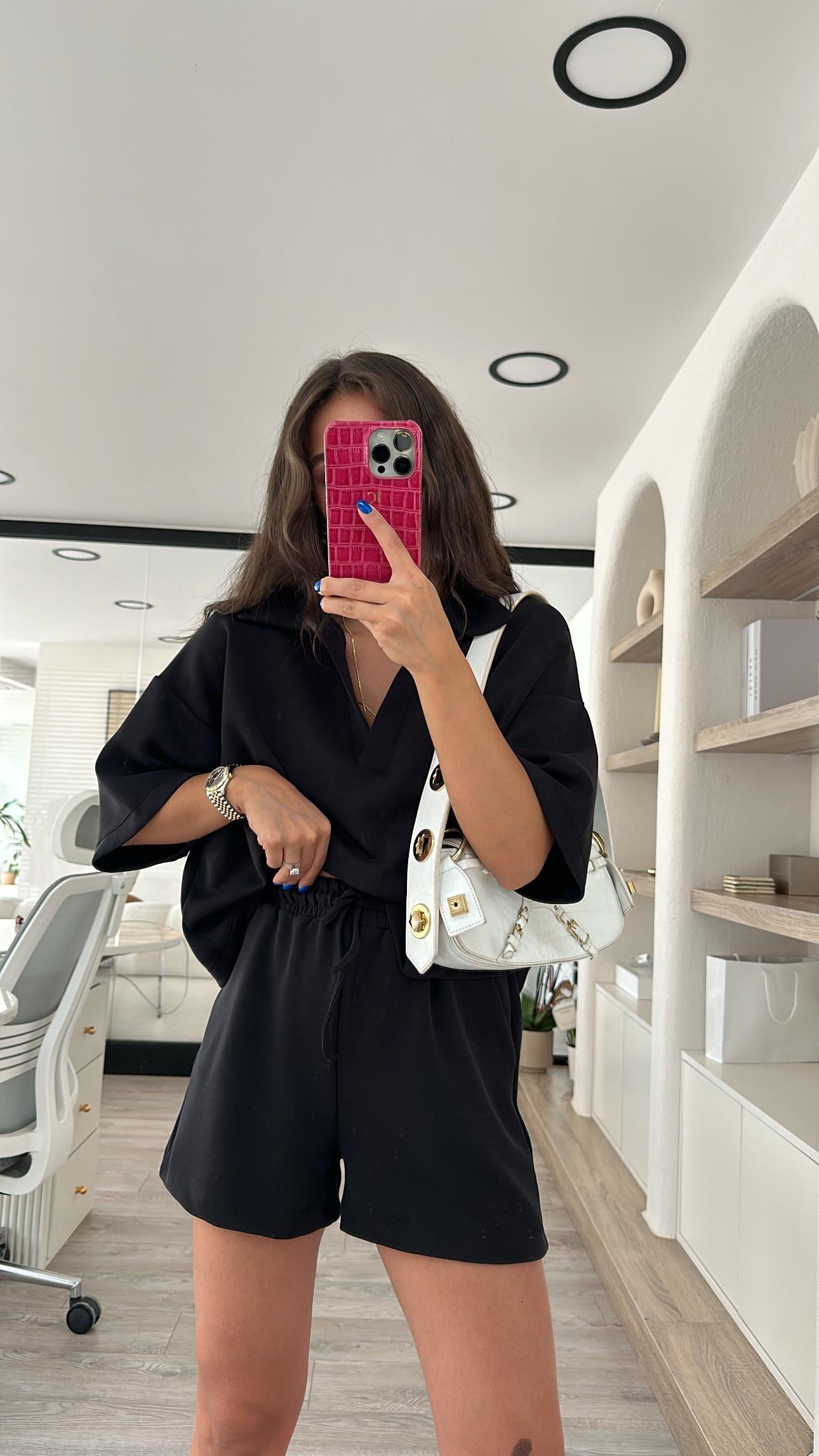 Siyah V Yaka Modal Kumaş Şortlu Takım